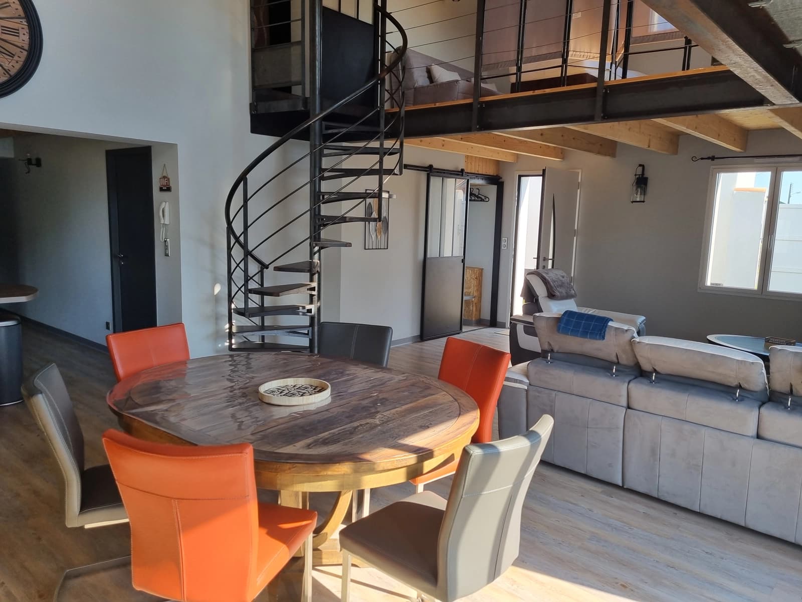 Casa idealmente ubicada a 10 minutos de dos playas.