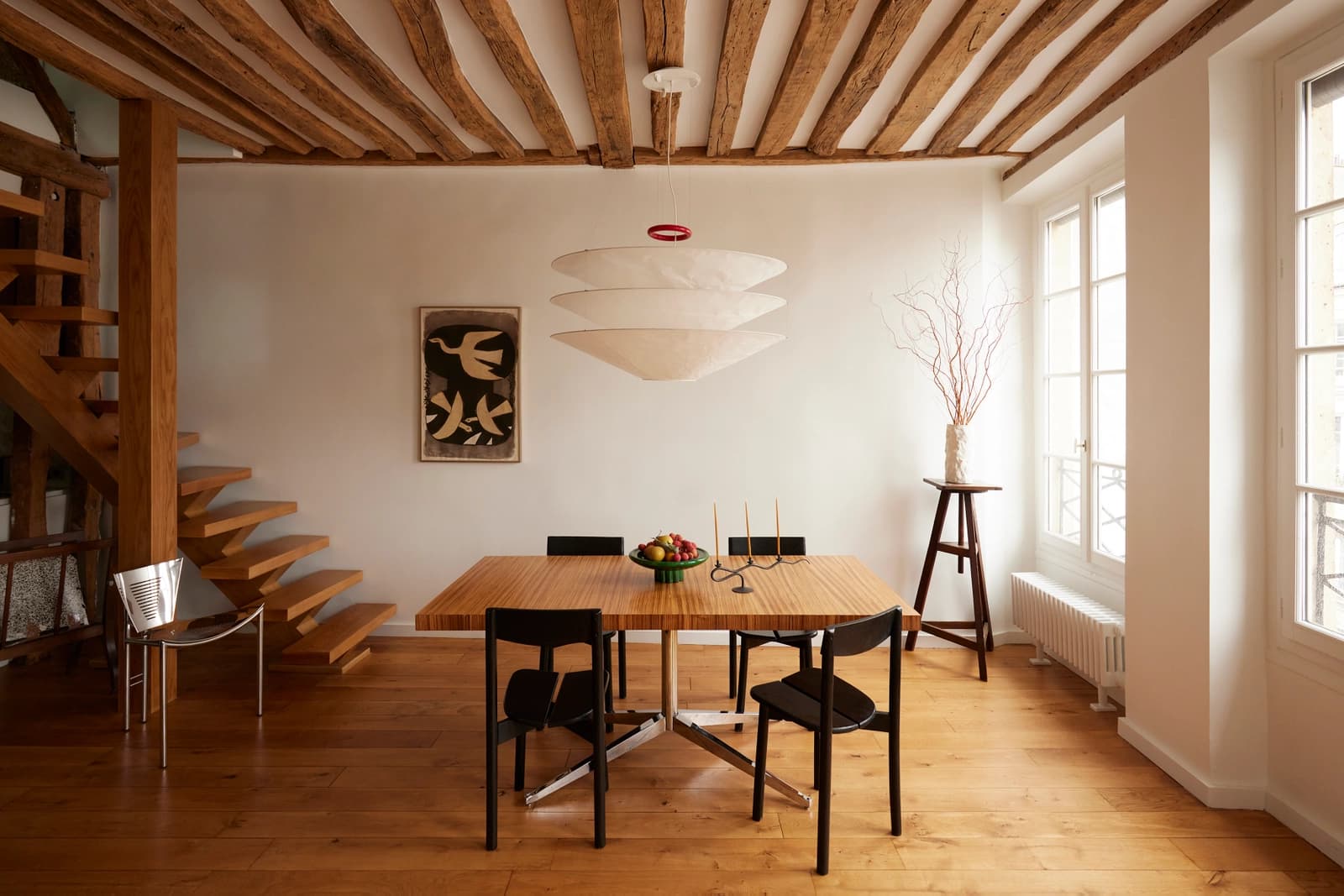 Duplex lumineux sous les toits du Marais