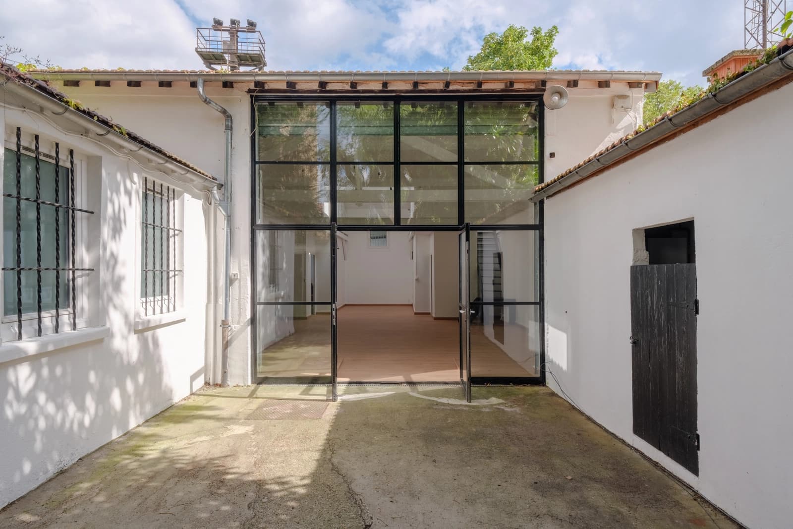 Space Unfurnished house - Loft-type workshop / Old Garage - 2