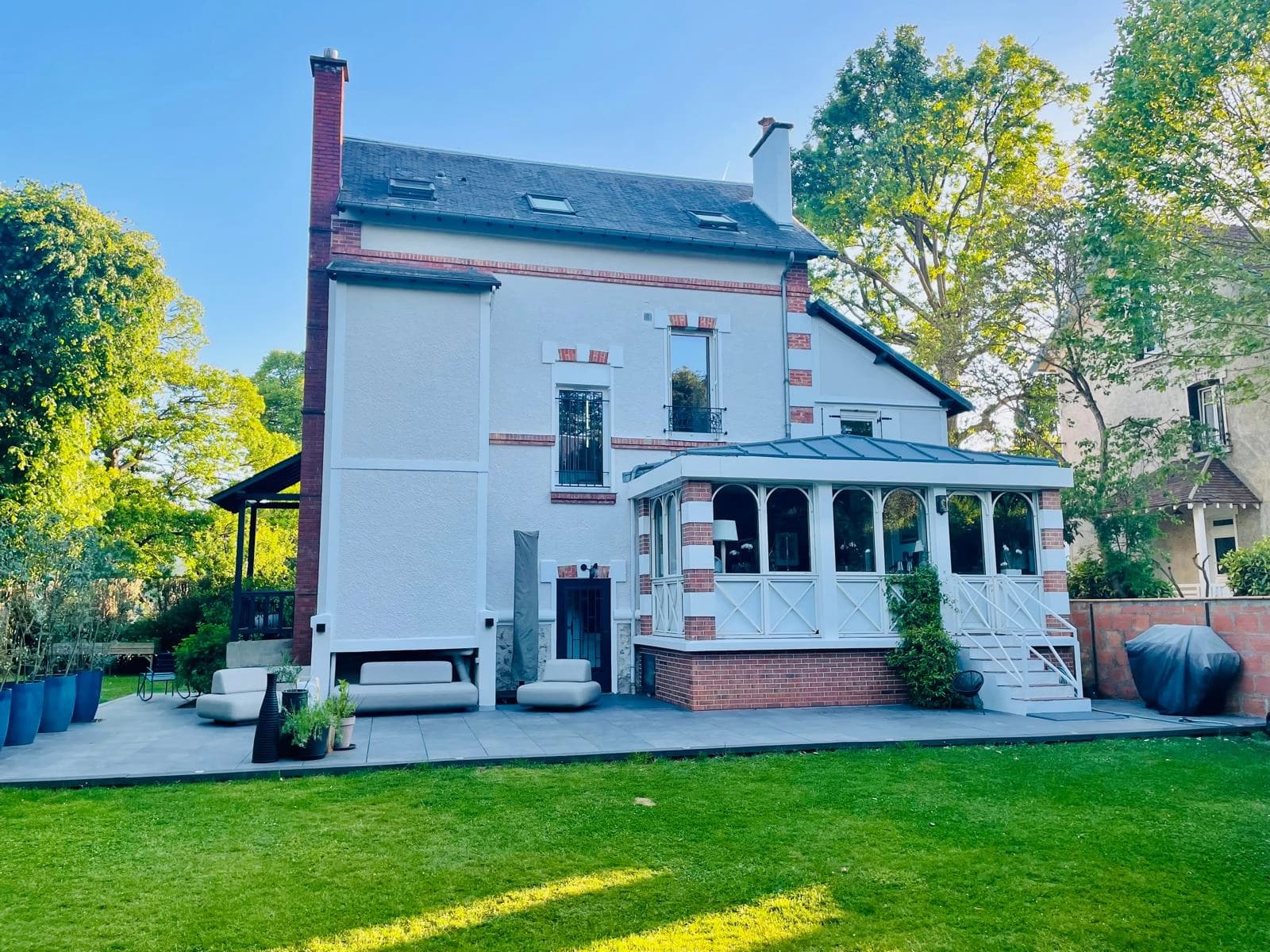 Space English-style country house - 0