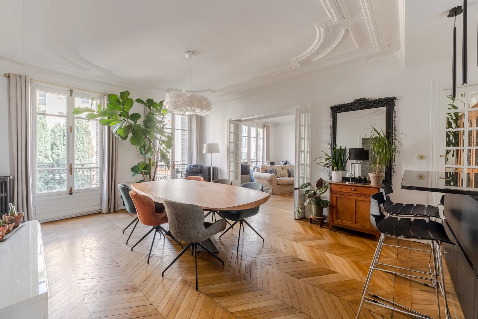 Space Apartment in 19th century town house - 3