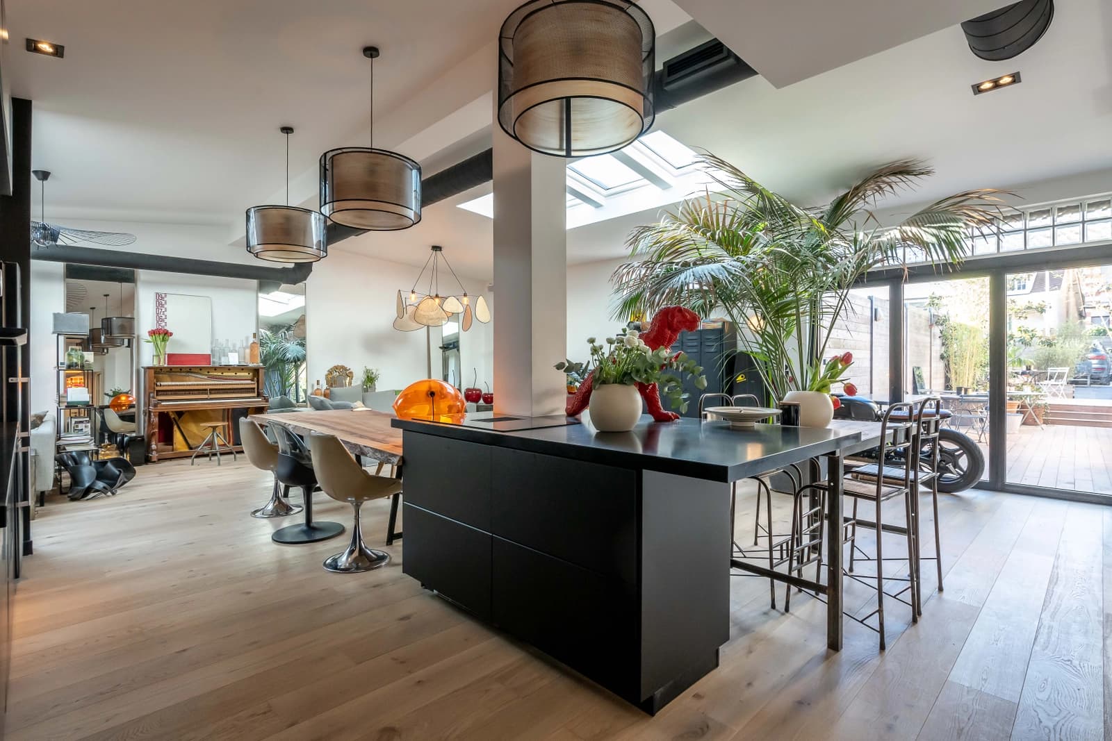 Meeting room in Bright loft, green living room with terrace - 1