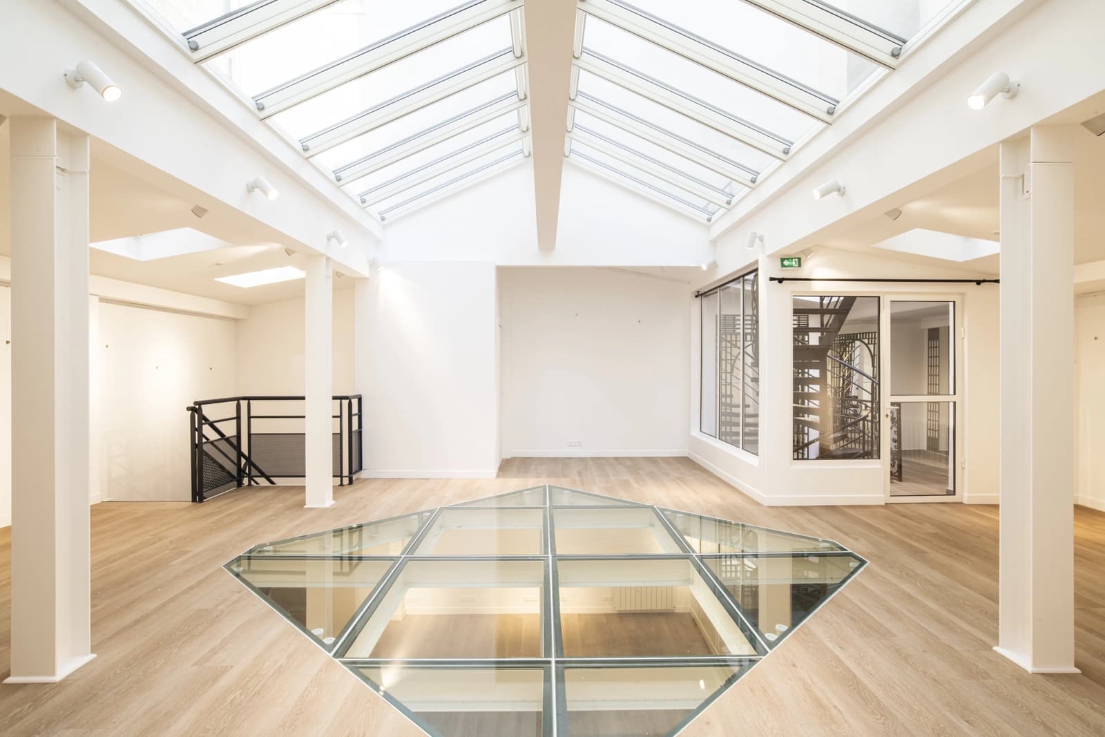 Espace Paris 5e: atelier d'artiste lumineux et inspirant - 4