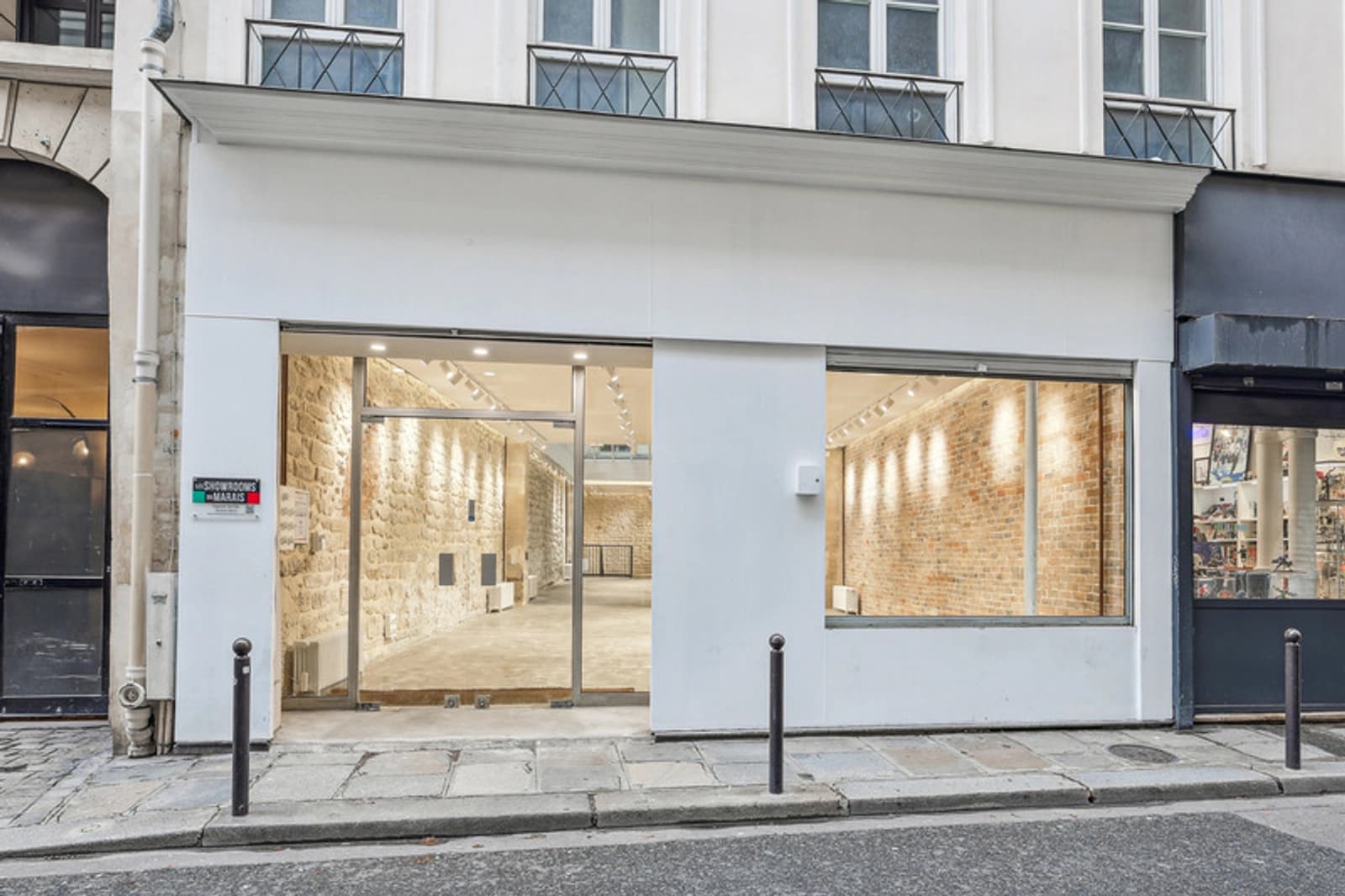 Espace Espace brute lumineux avec verrières - 4