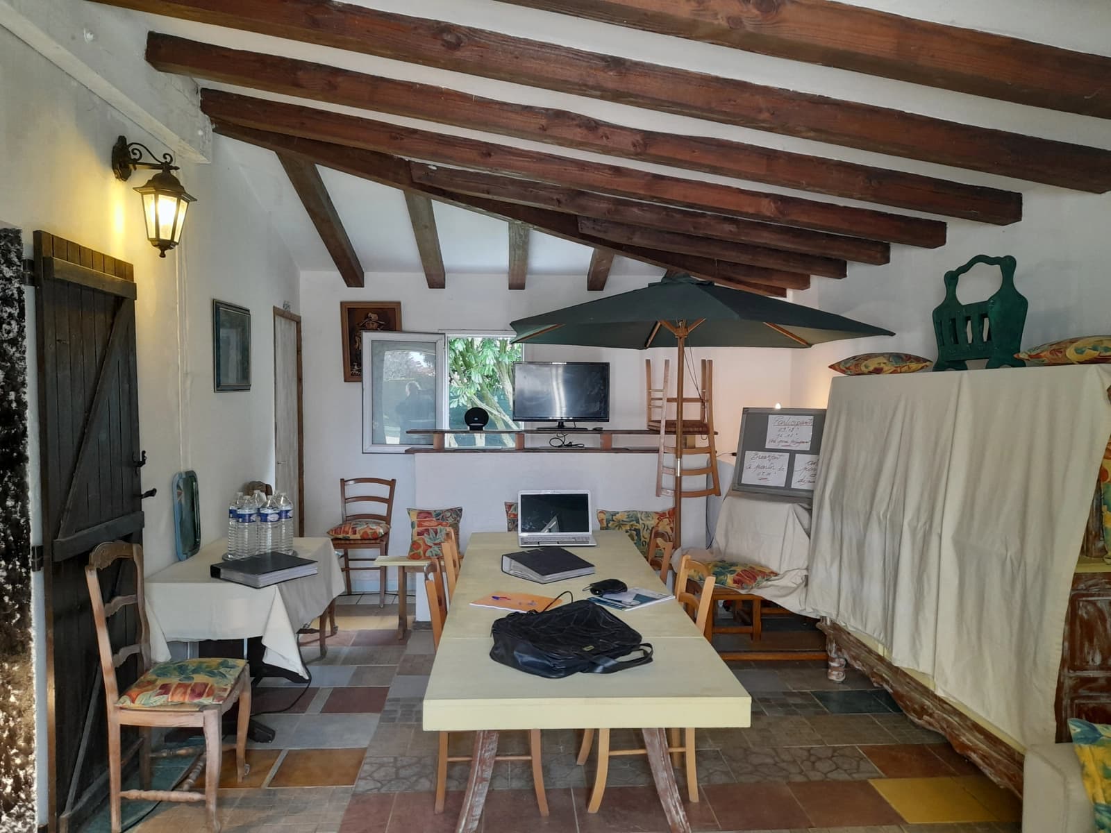Space Spacious villa with garden - 1