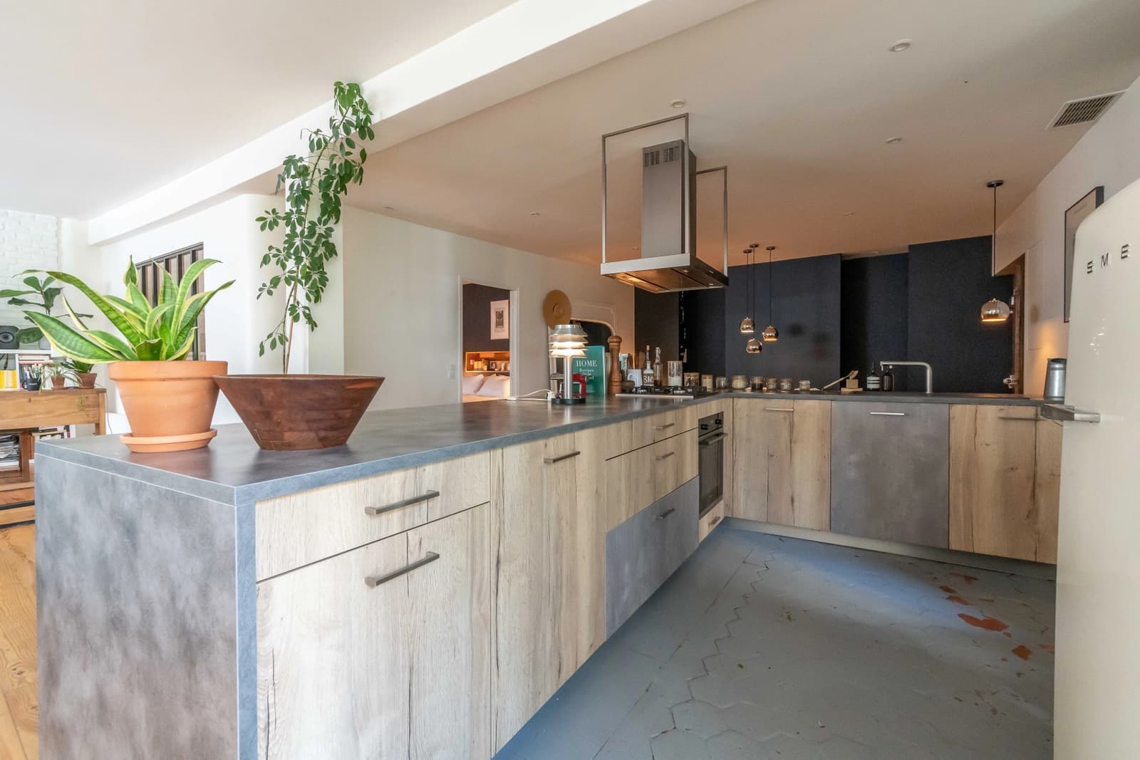 Space Elegant loft with large library in Montreuil - 4