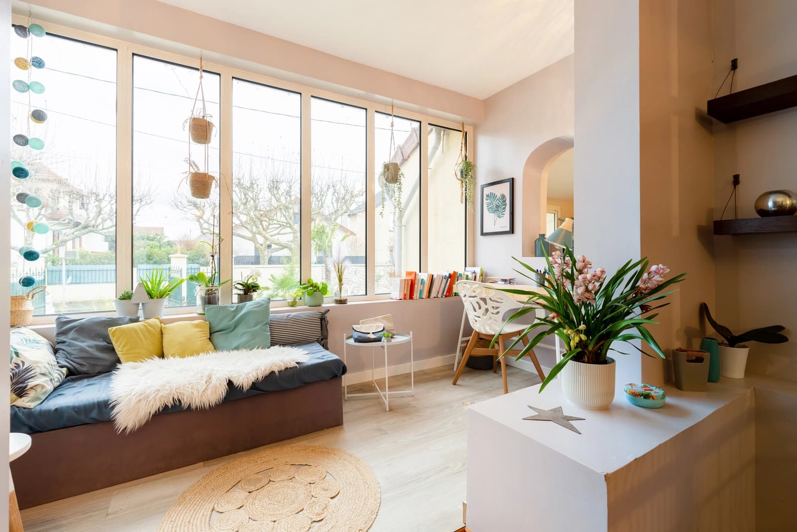 Living room in Contemporary pavilion near Paris - 1