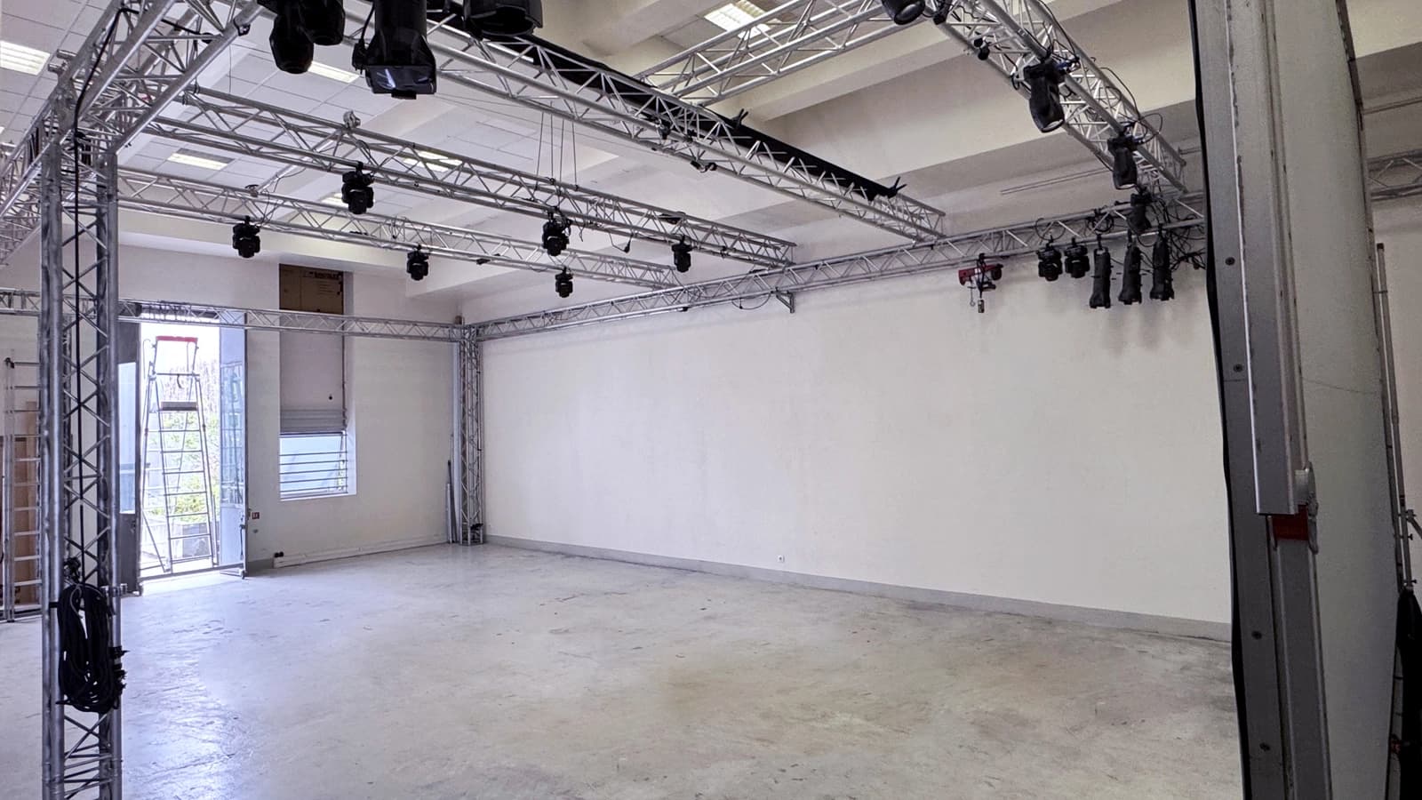 Space Film and photo/video production studio, Paris 20th arrondissement, Les Lilas - 1