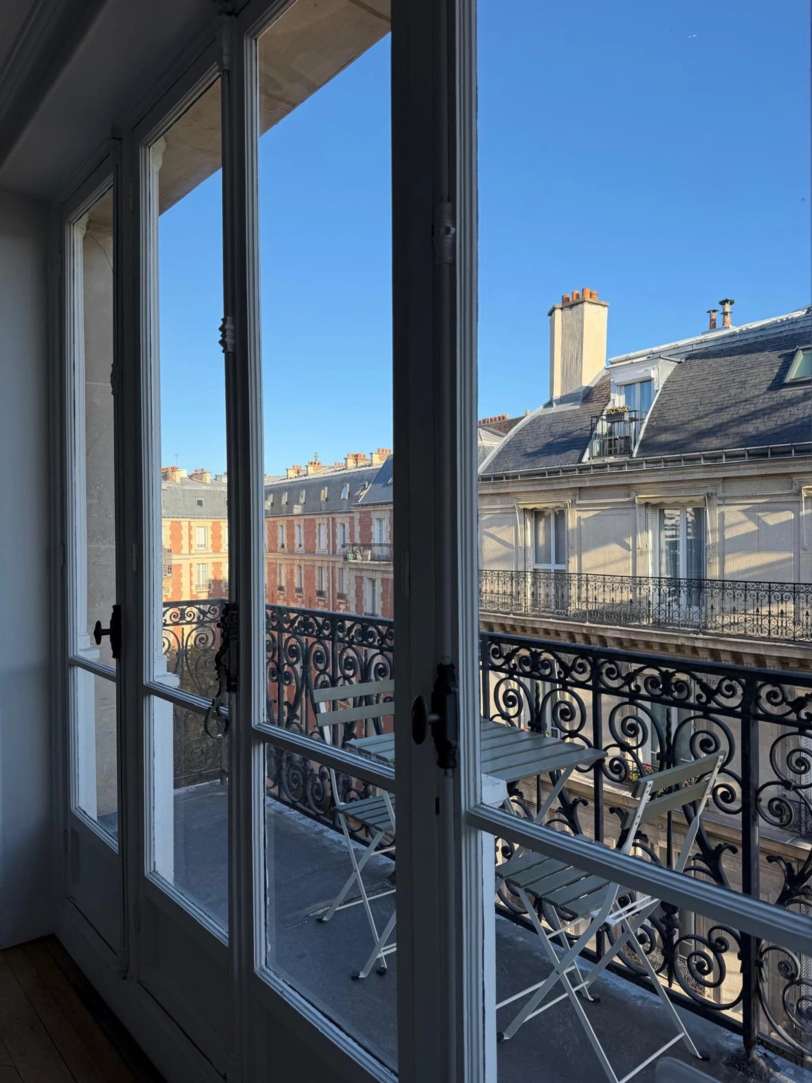 Space Elegant Haussmannian apartment in the 16th arrondissement - 3