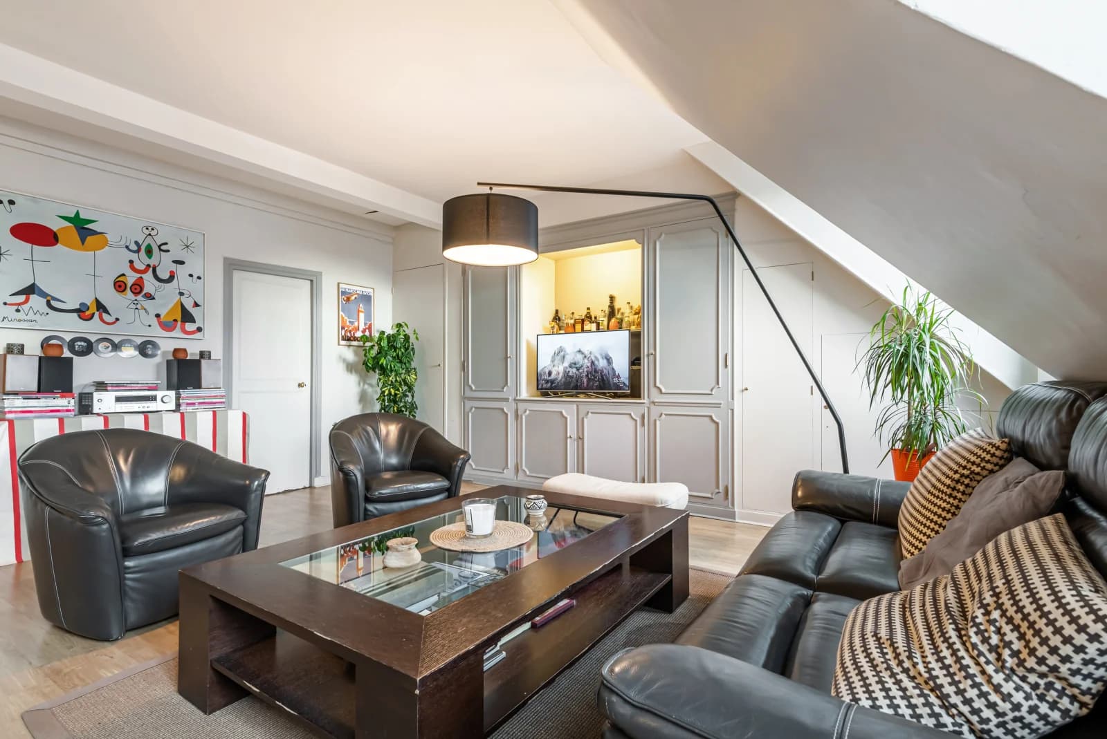 Space Bright, modern apartment in the heart of Paris - 2