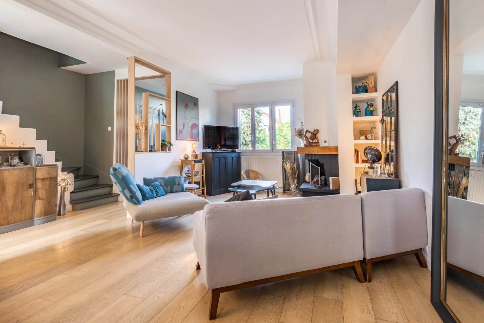 Living room in Family home with artist's studio - 1