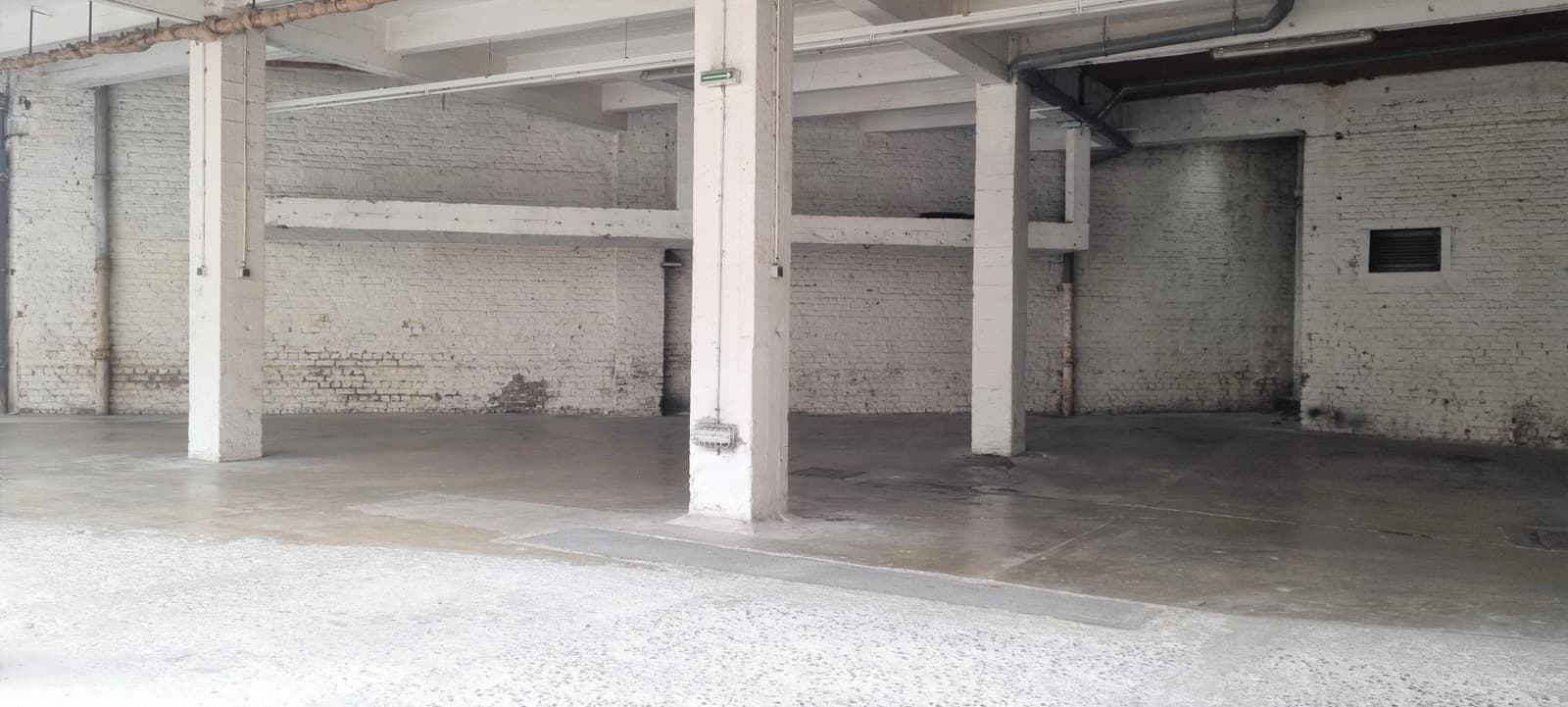 Salon dans Loft avec terrasses, piscine et sauna privatifs - 1