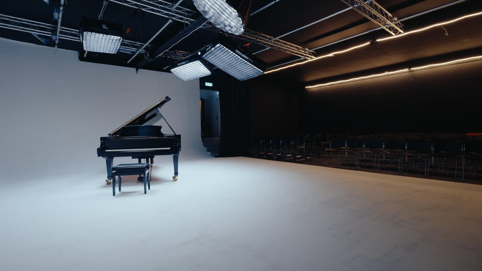 Space Large Video/Photo Shooting Stage with Two-Sided Cyclorama - 0