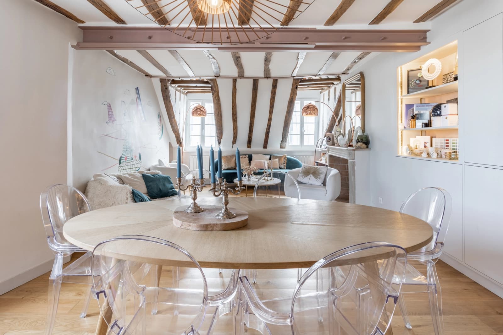 Espace Logement de charme aux poutres anciennes apparentes - 4