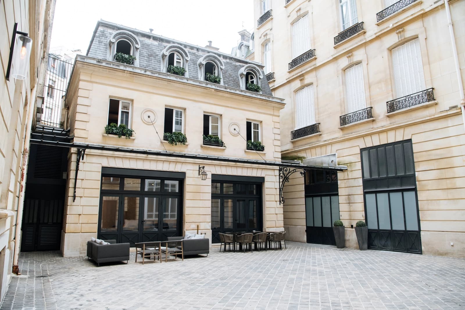 Espace de réception au design moderne et élégant