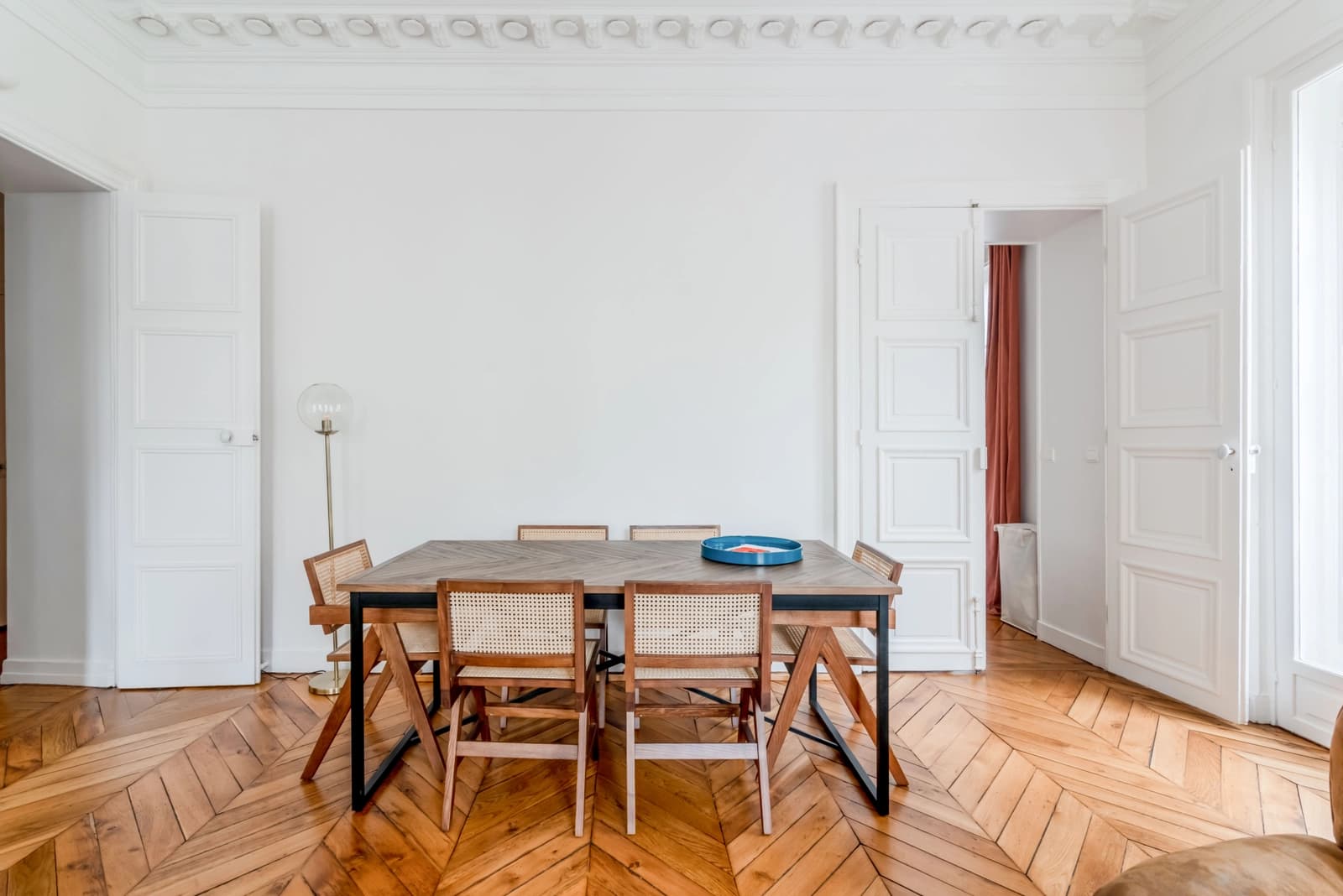 Espace Appartement haussmannien avec grands volumes - 4