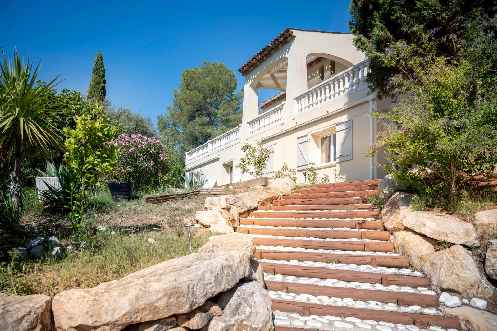 Magnificent Villa with swimming pool