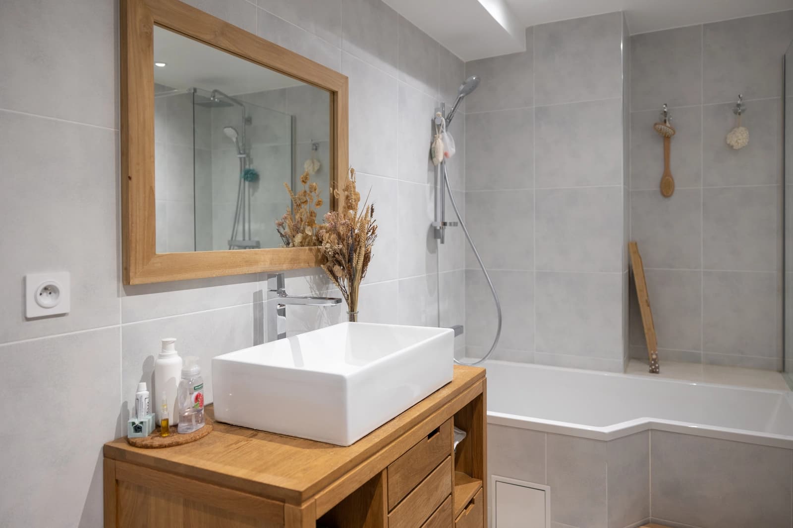 Bathroom in Bright modern apartment with terrace - 1