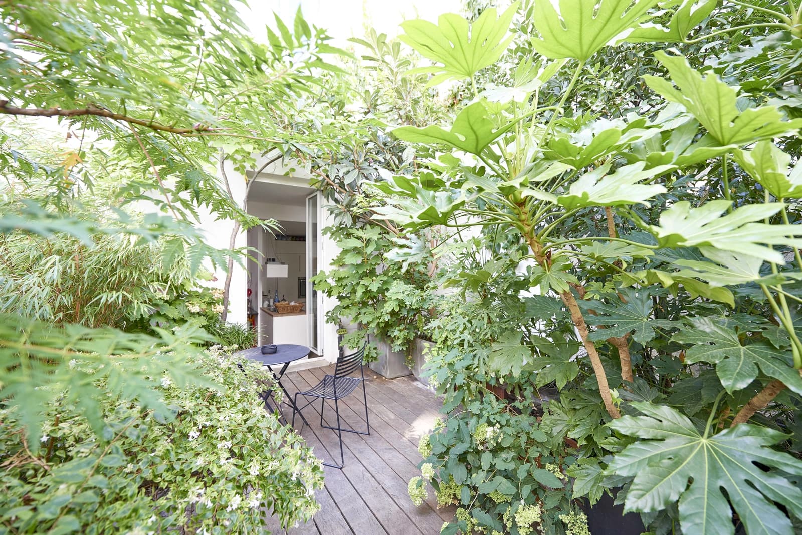 Espace Loft paisible et clair agrémenté d'une terrasse privée - 4