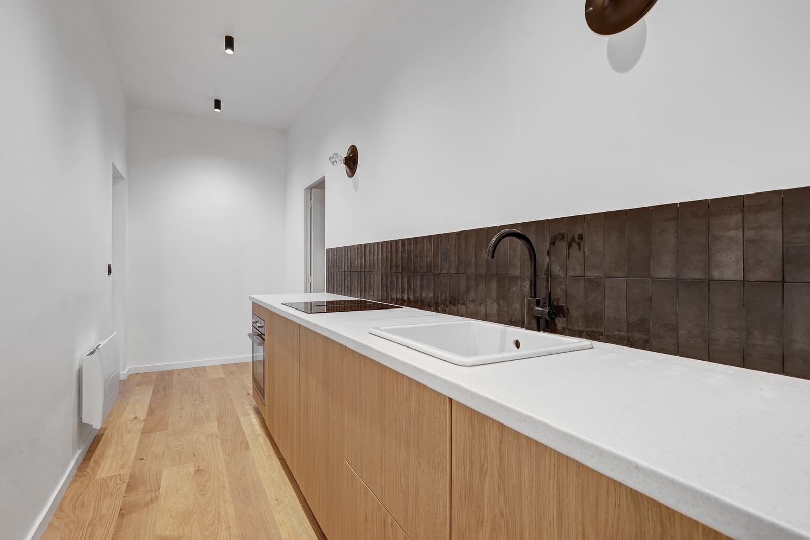 Space A minimalist apartment in the heart of the 8th arrondissement in Paris - 4