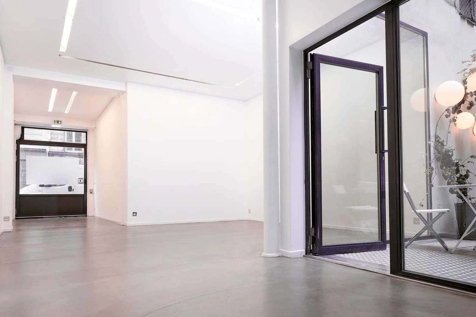 Espace Galerie d'art sous verrière avec patio privatif au coeur du village Faidherbe - 4