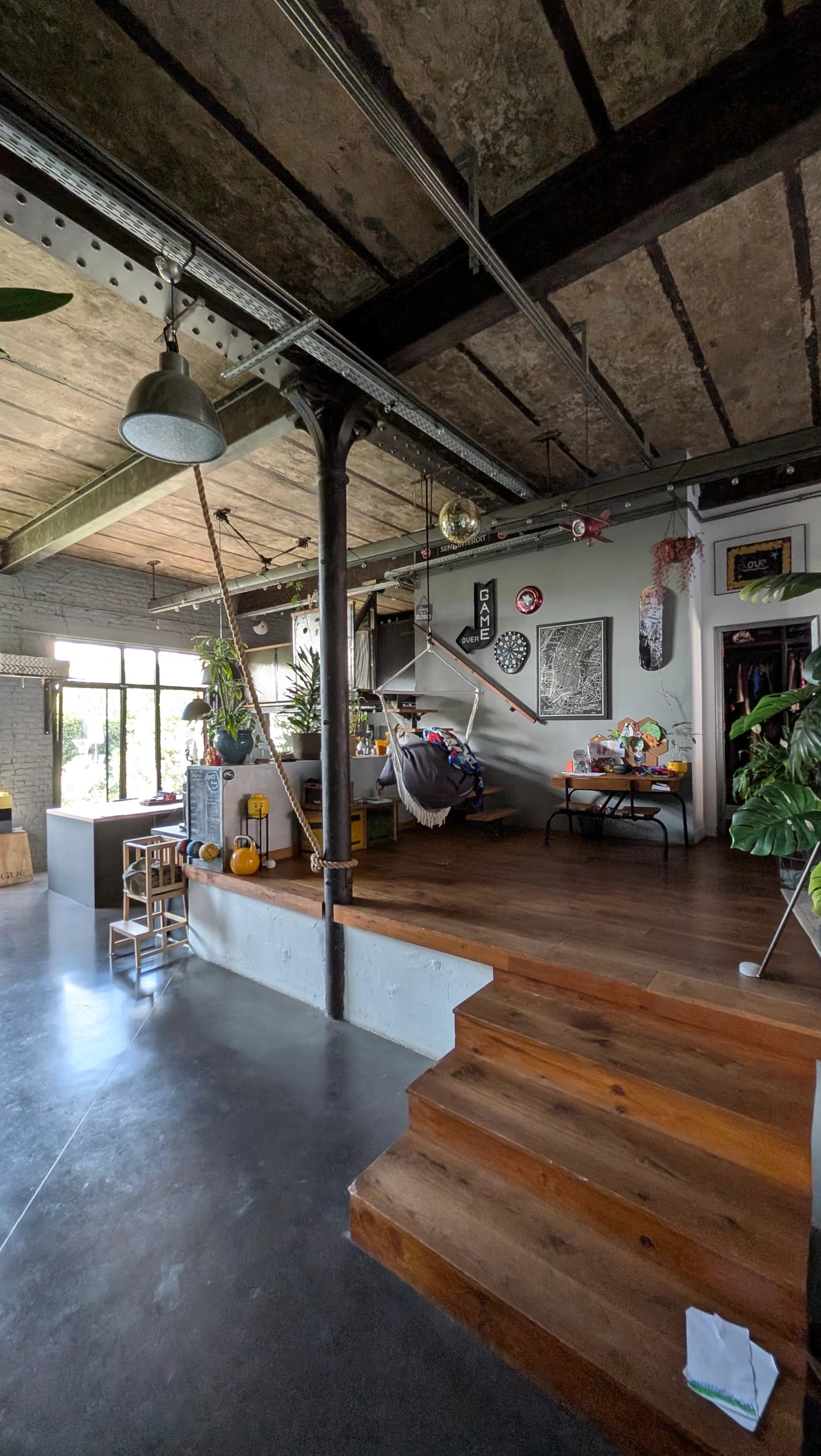 Space Industrial Loft in an Old Factory - 1