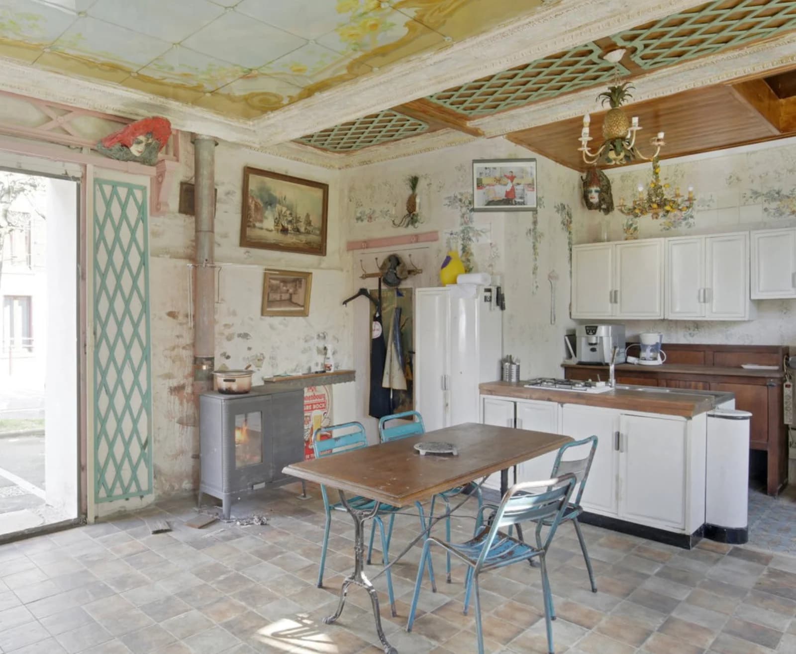 Comedor en Descubre tu pequeño rincón del Paraíso, un remanso de paz - 1
