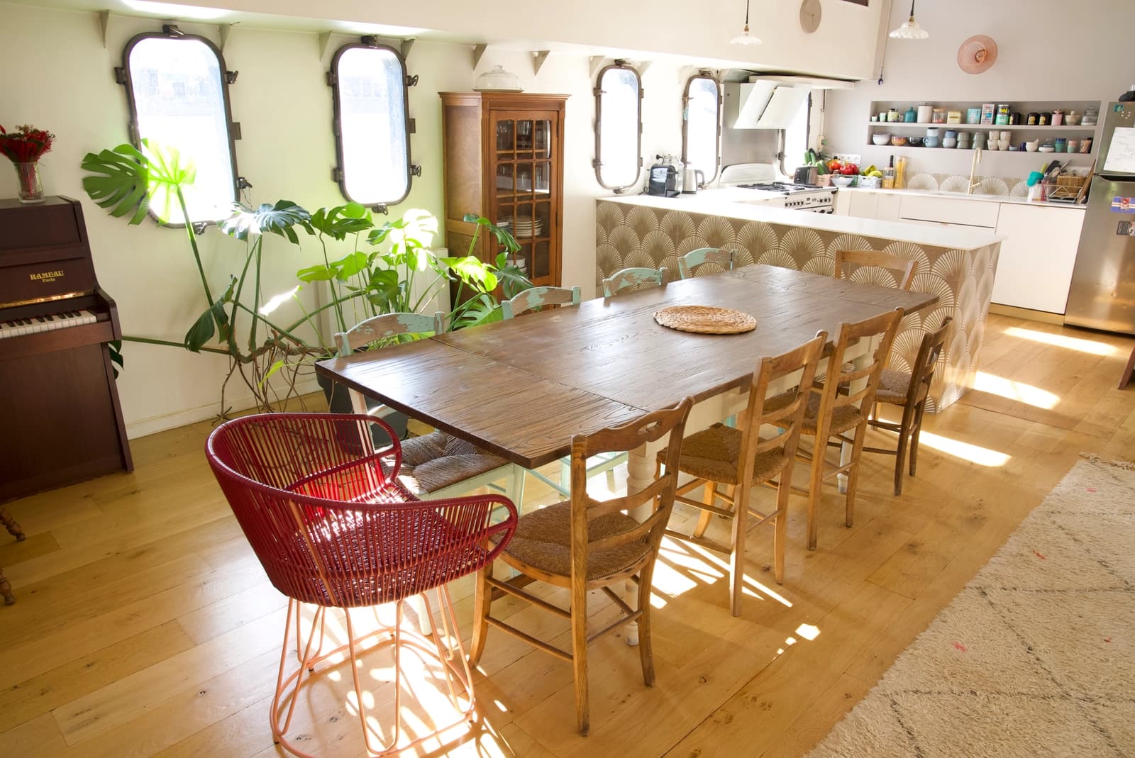 Espace Péniche lumineuse offrant une double terrasse unique - 4