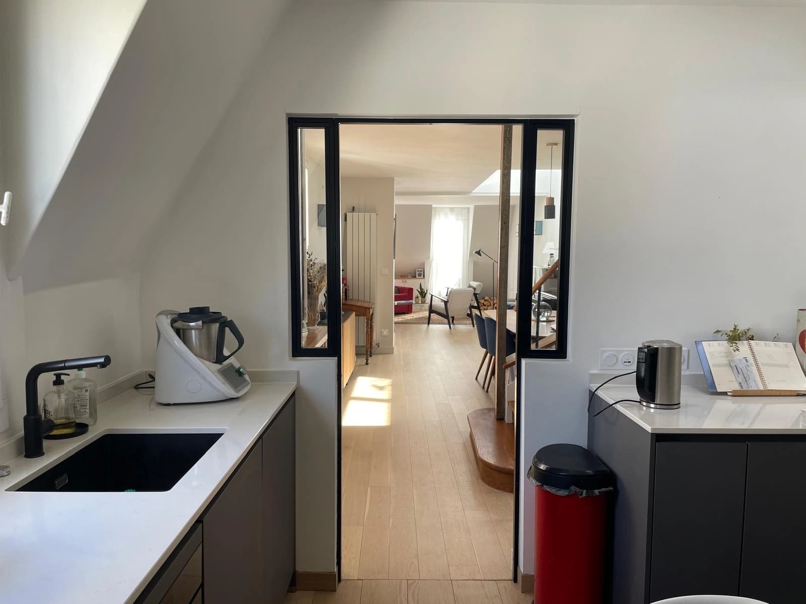 Space Bright family apartment with a 75 m² vegetated rooftop - 1