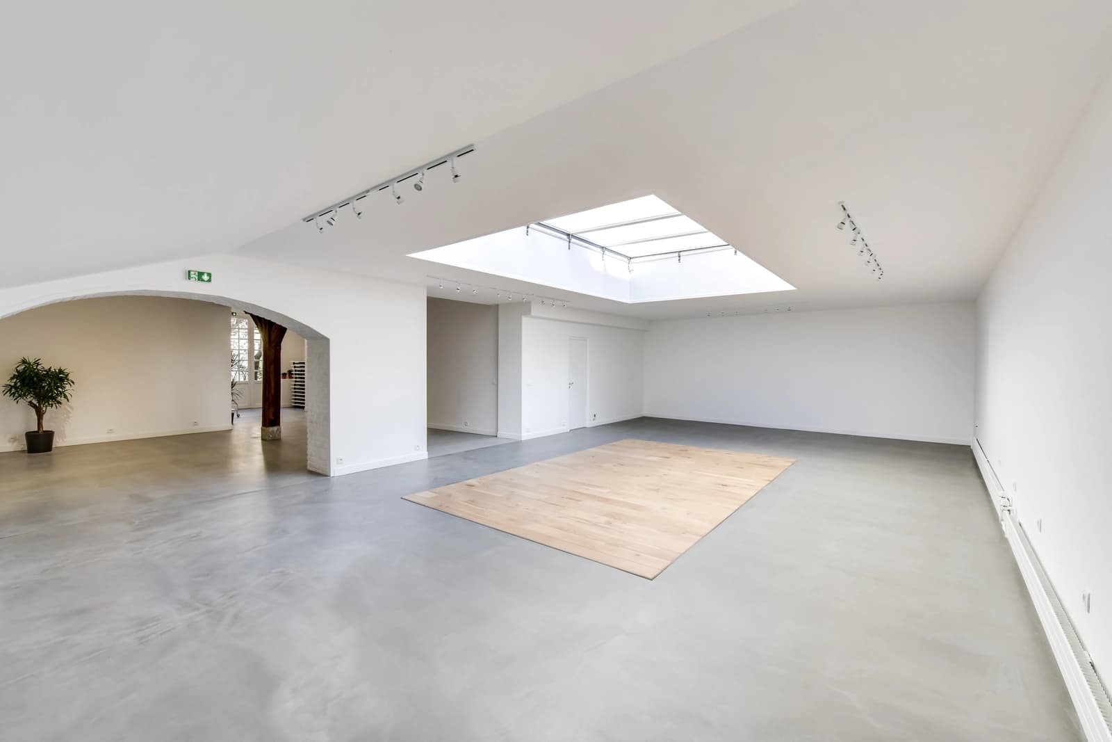 Meeting room in Exceptional, versatile, fully modular space - 1