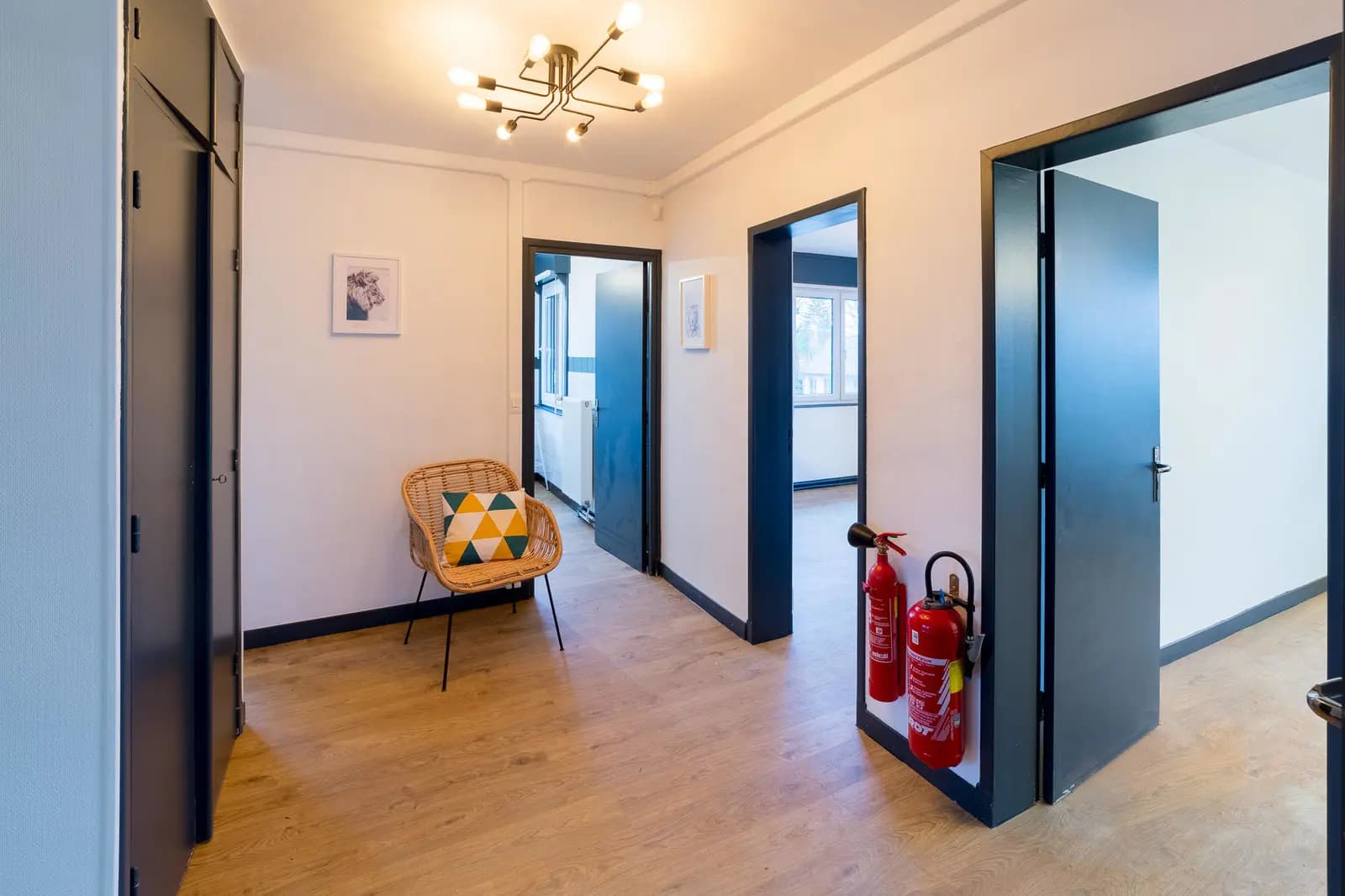Living room in Nice offices to share in Carvin - 1