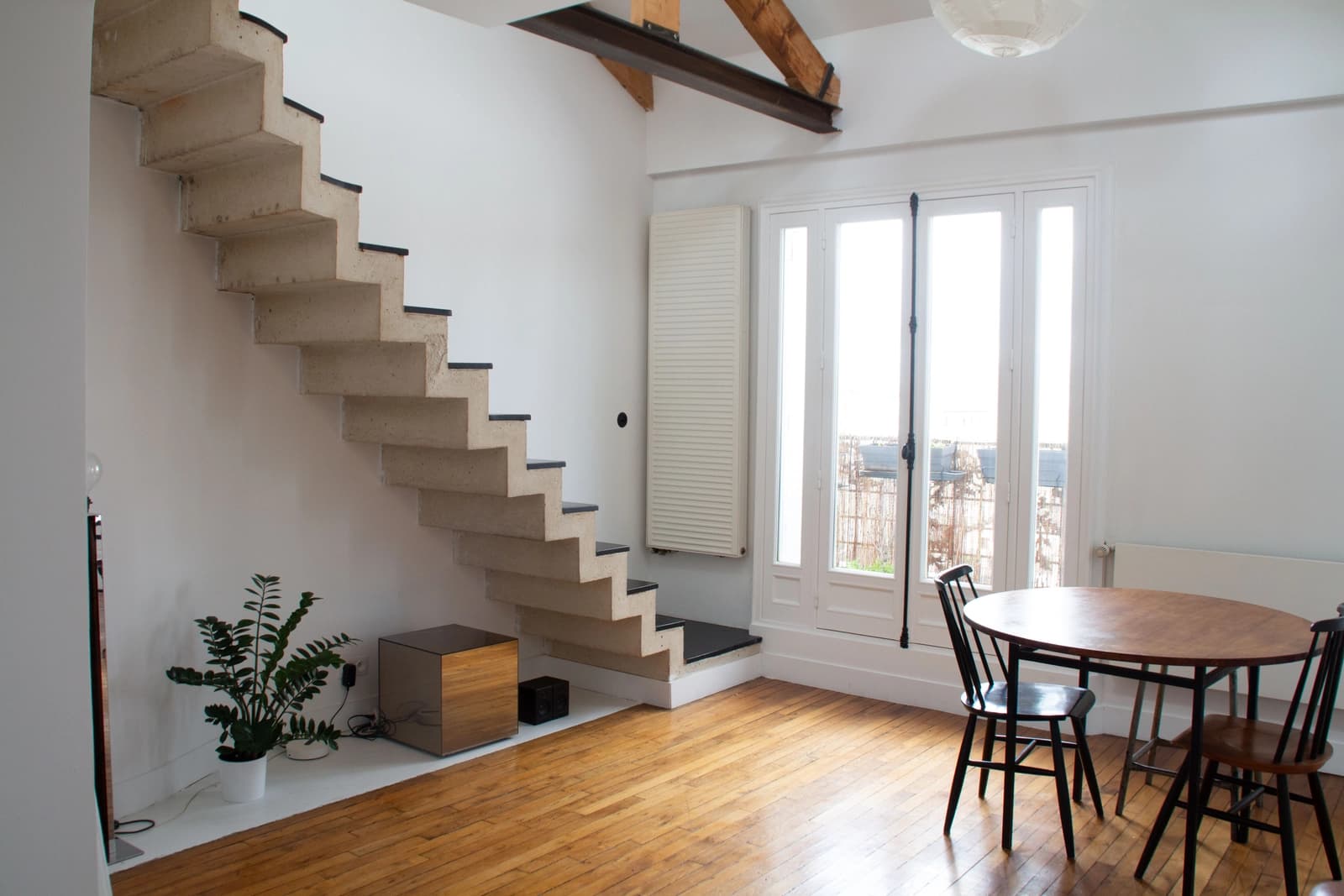 Space Minimalist duplex loft in Montreuil - 4
