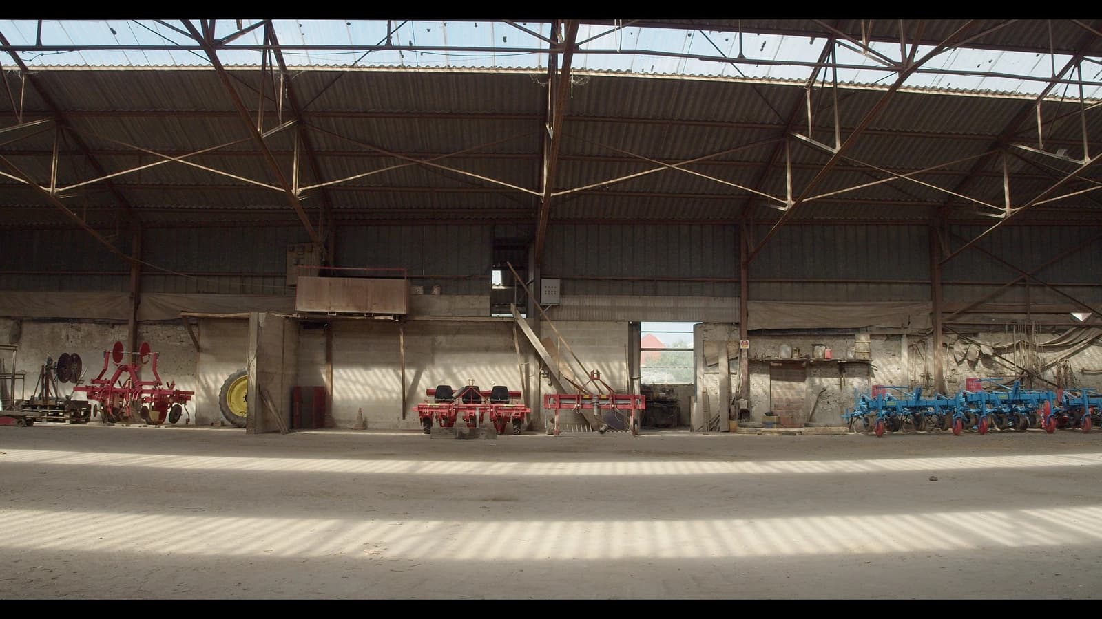 Espace Hangar agricole avec bâtiments de ferme céréalière  - 1