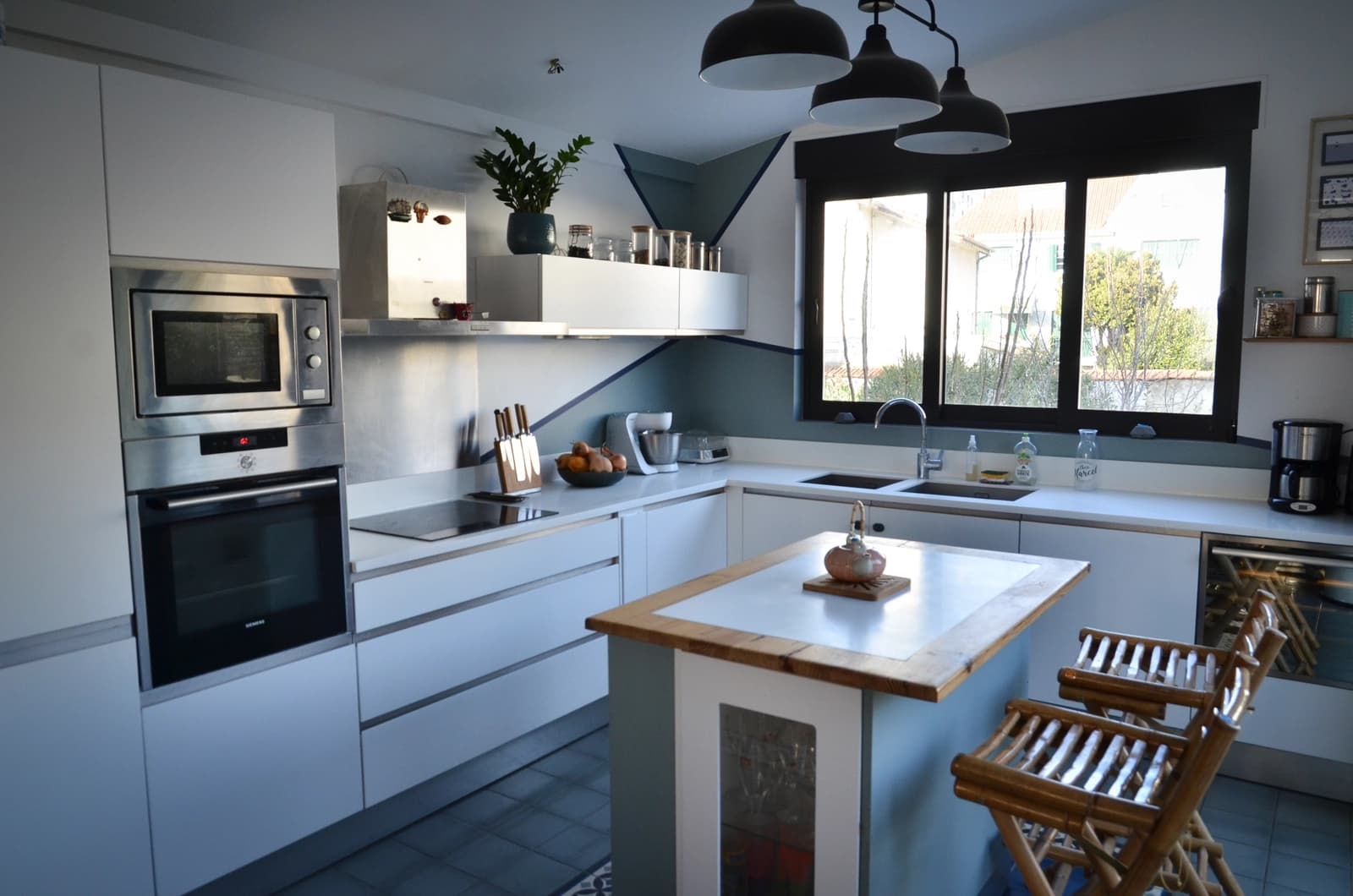 Kitchen in Timber-frame house just outside Paris. - 1