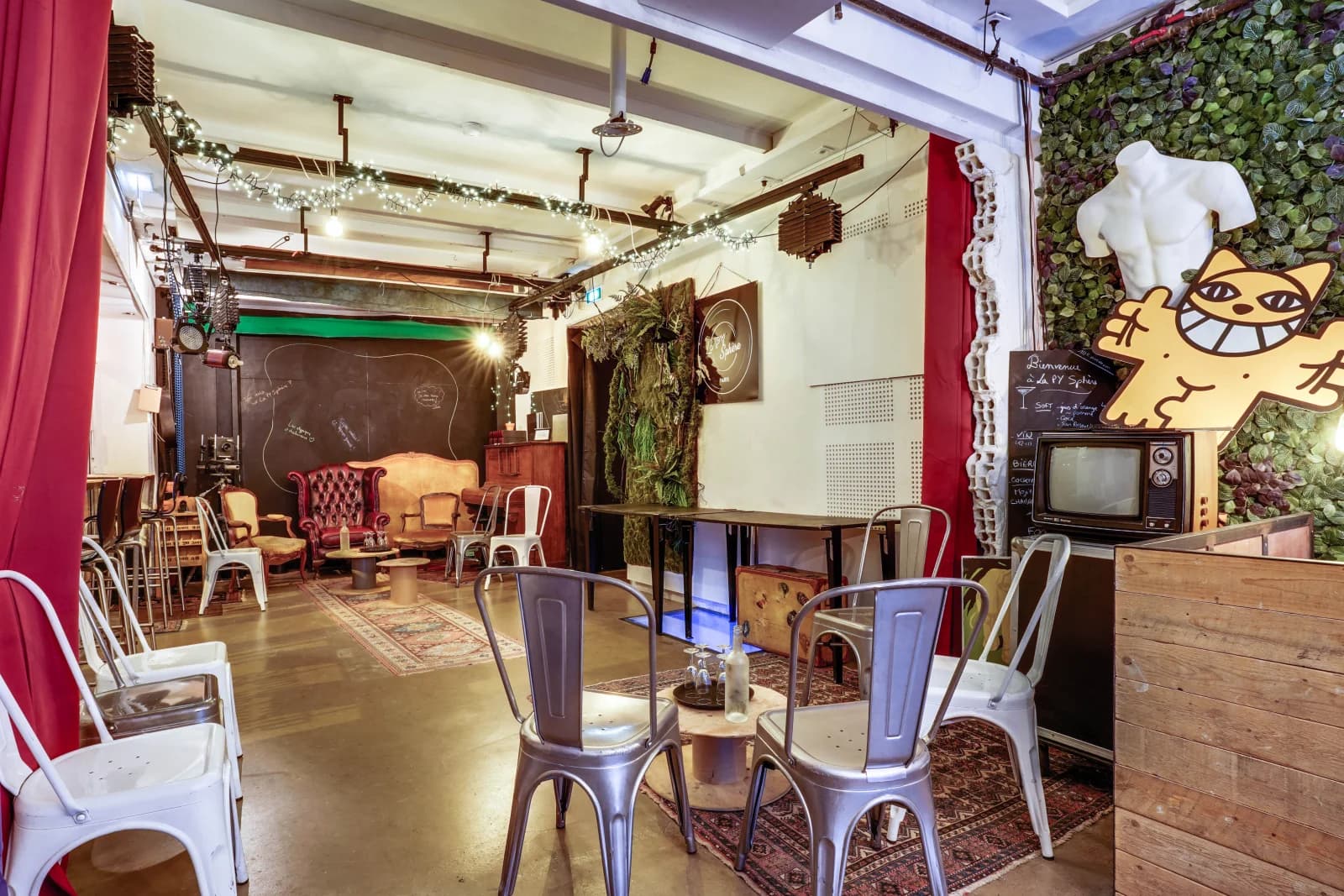 Espacio Local atípico con un fuerte estilo vintage e industrial. - 1