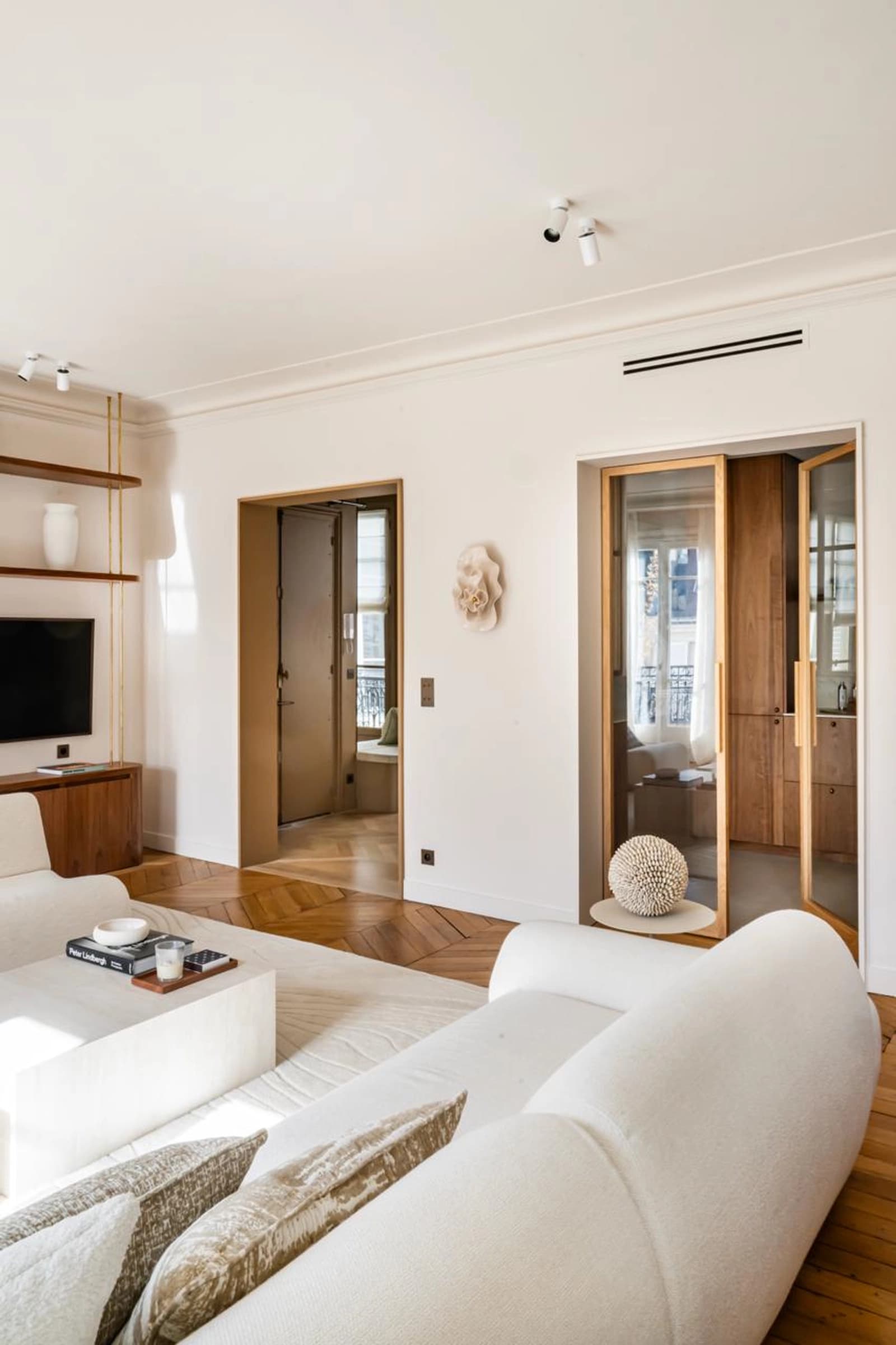 Space Sublime Haussmannian apartment with balcony - 4