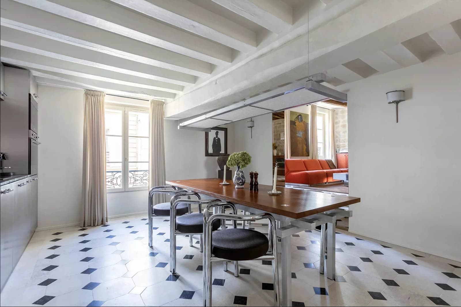 Space Apartment renovated by an architect - In the heart of the Marais - 3
