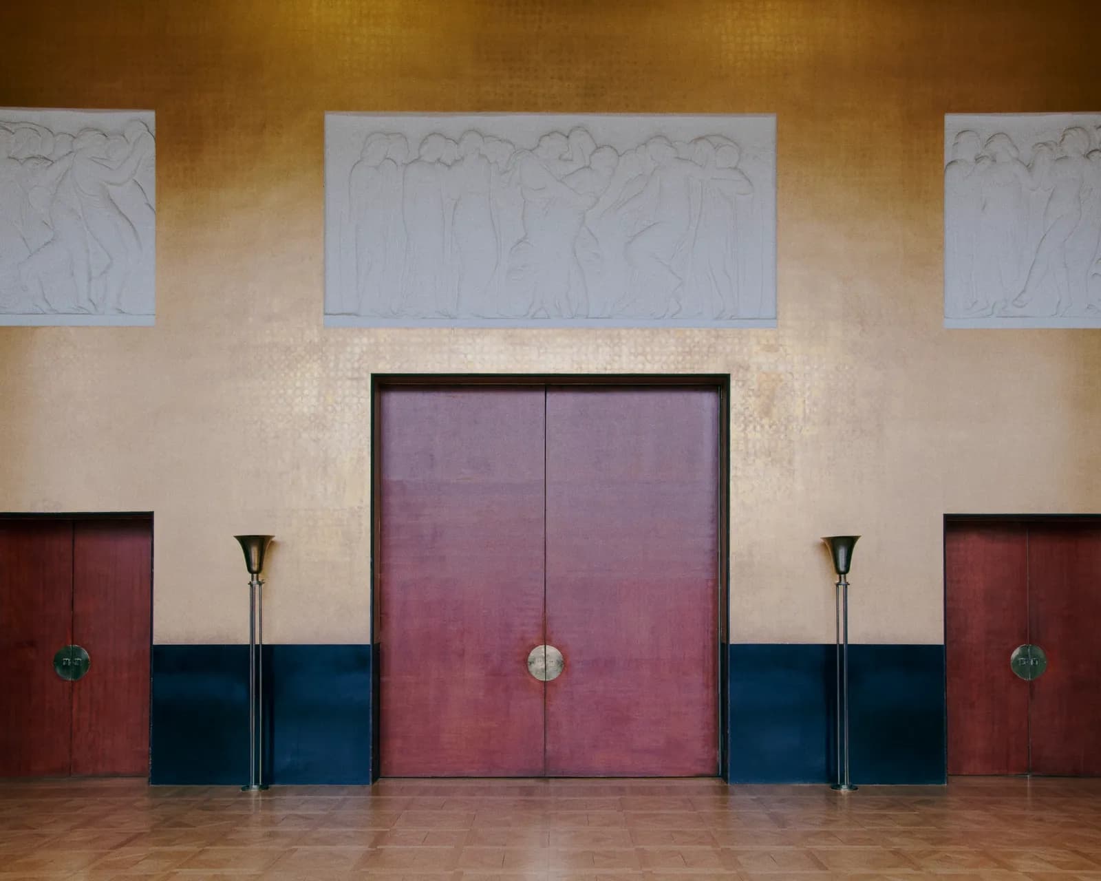 Space Showroom Space - 1