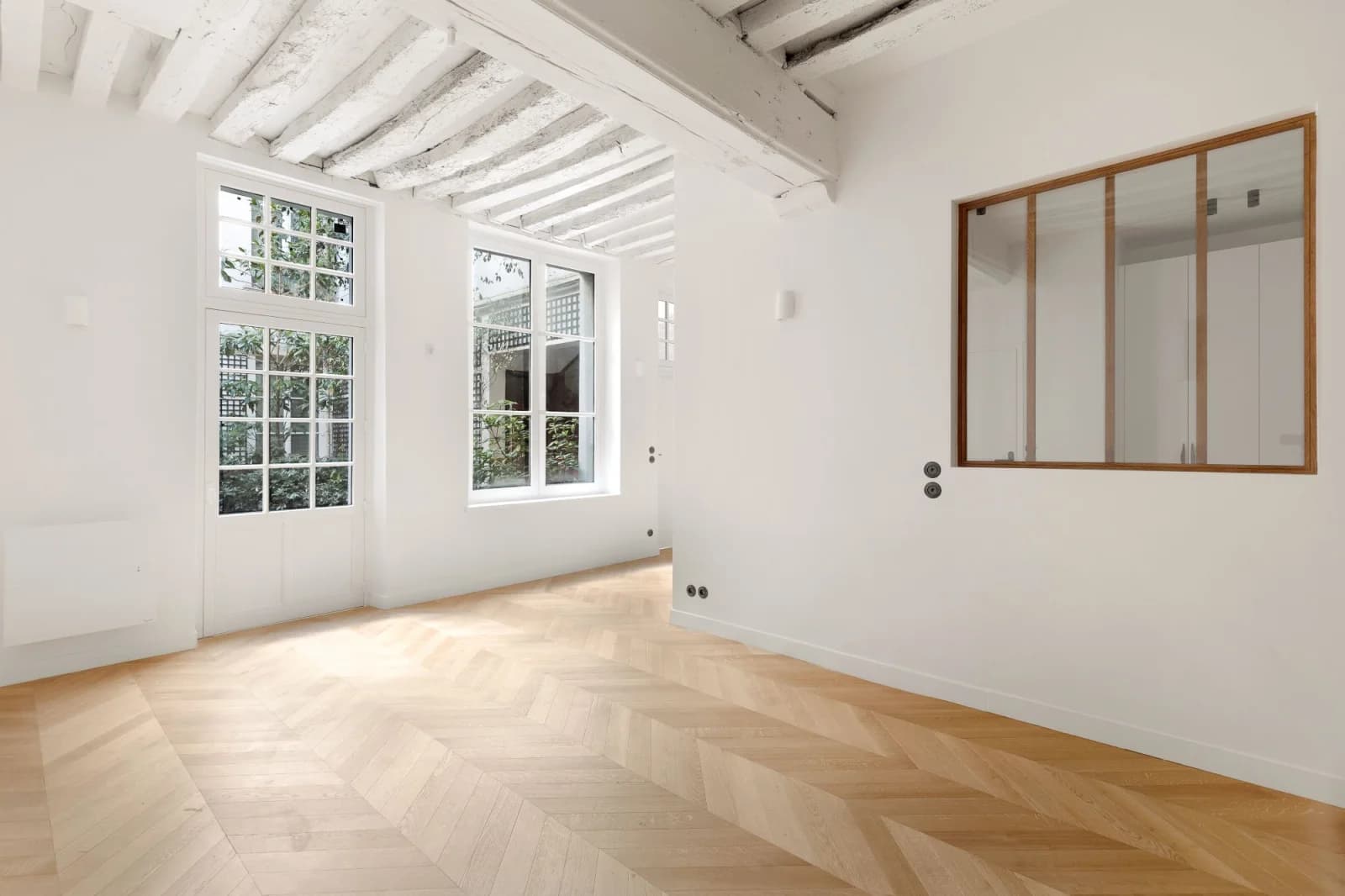 Espace Rez-de-chaussée sur cour arboré - Ile Saint Louis - 0