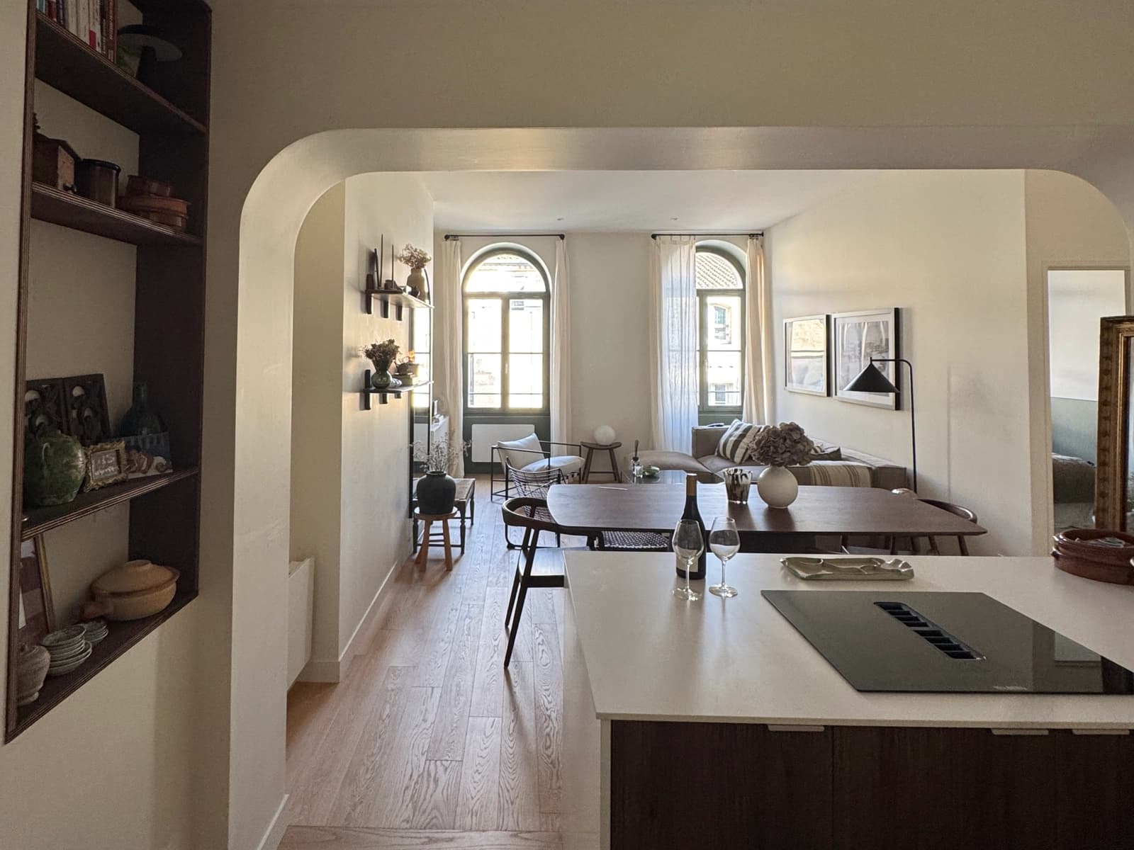 Space Bright contemporary apartment with Golden Triangle charm in Bordeaux - 2