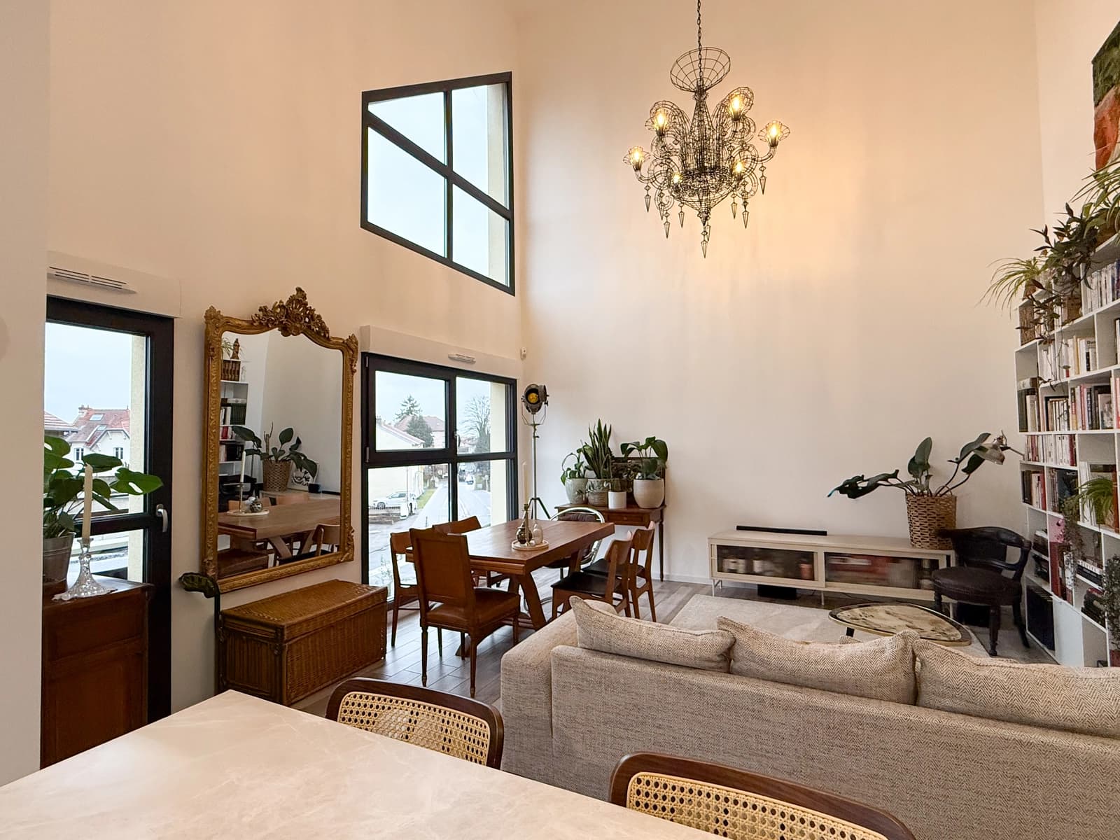 Space A case of light - 1