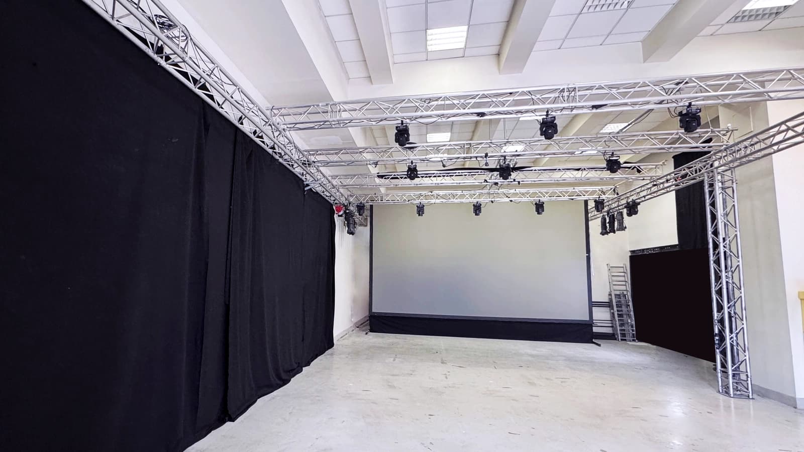 Space Film and photo/video production studio, Paris 20th arrondissement, Les Lilas - 0