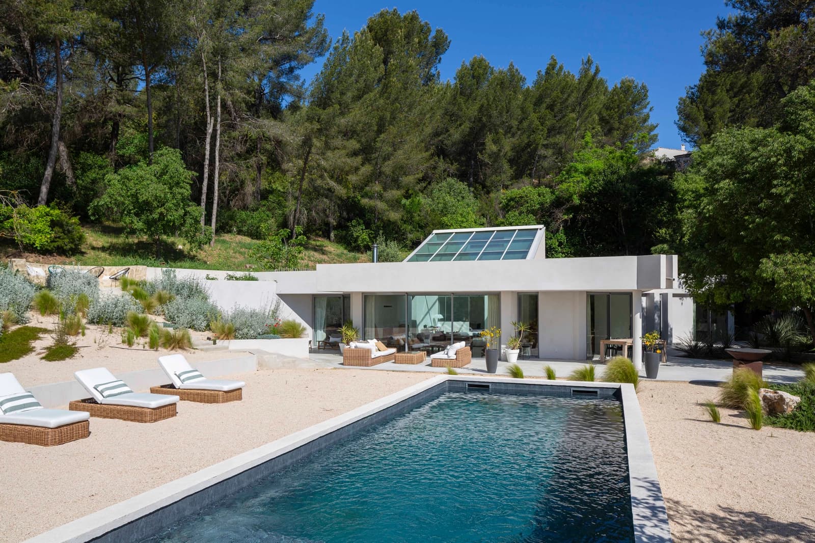 Space Futuristic Architect-Designed House with Pool – Marseille, Accates District - 2