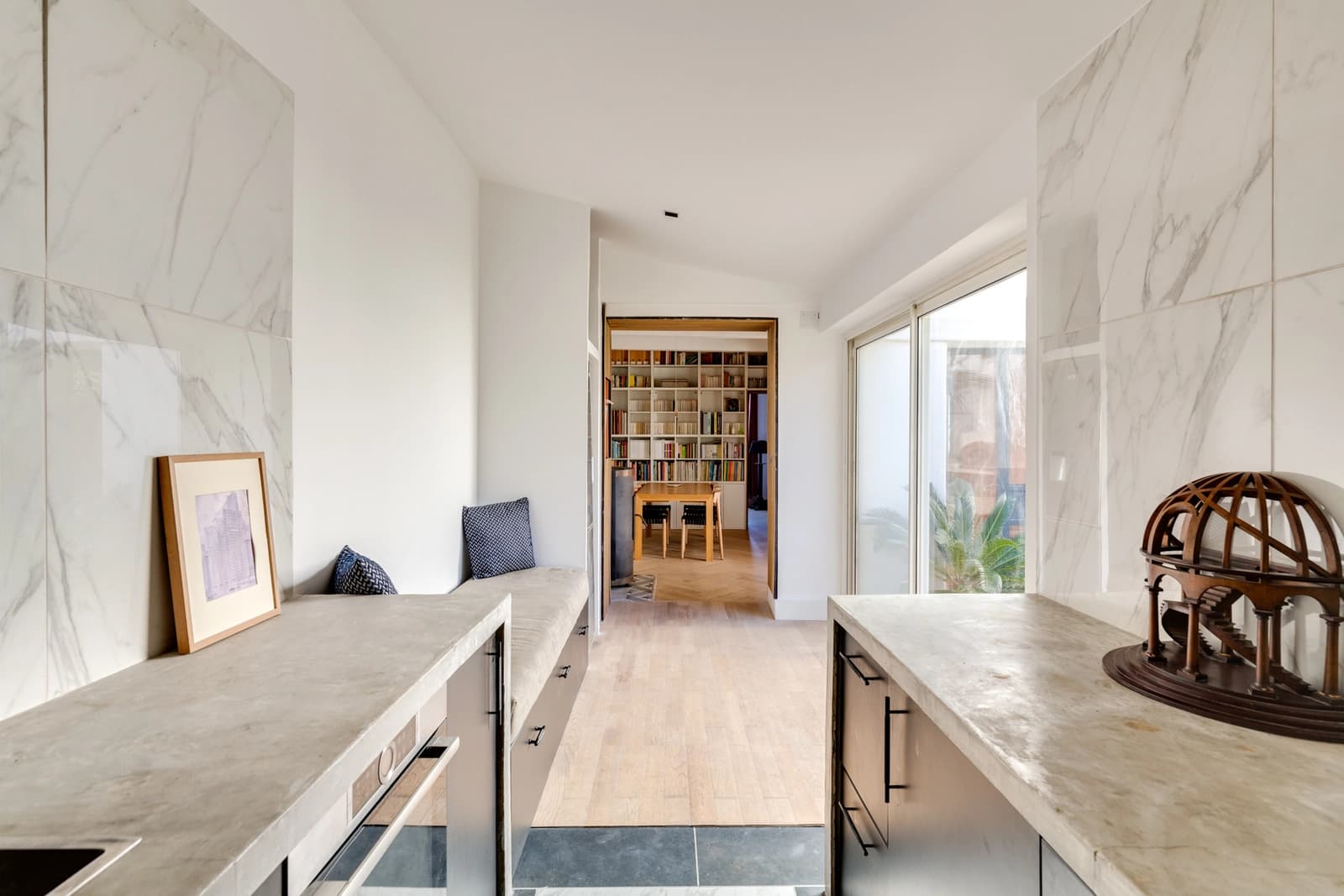 Space Aeolian townhouse perched high above the Vauban district - 4