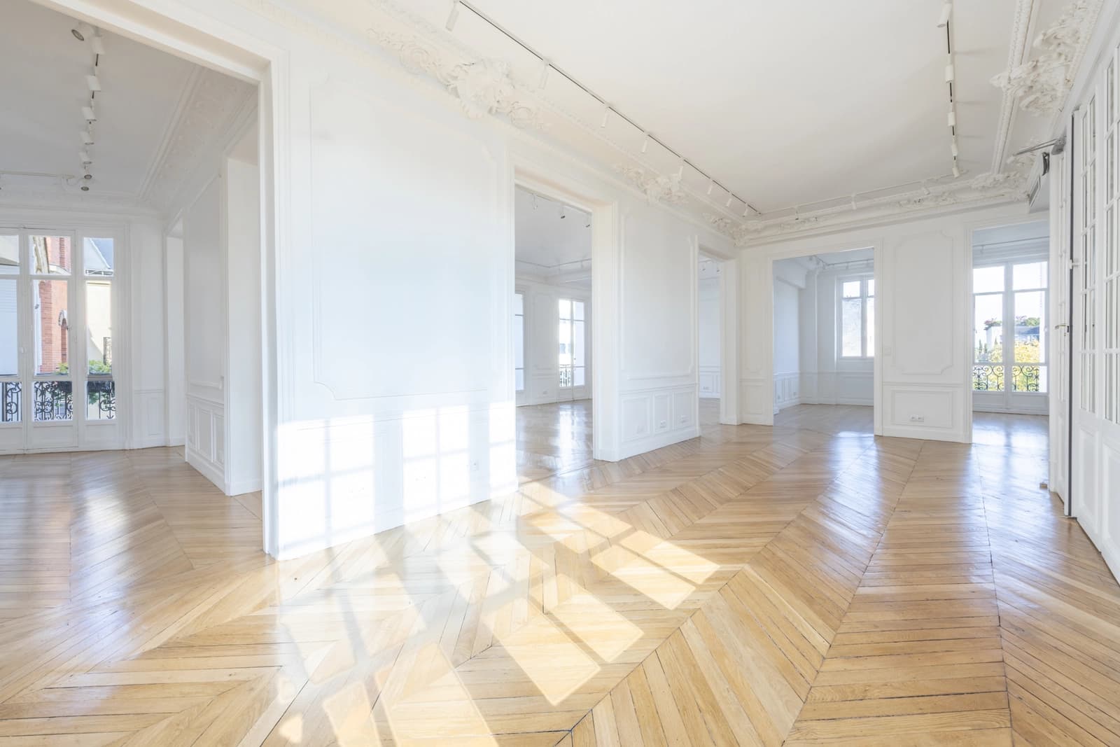 Space Parc Monceau Apartment, Paris 8th arrondissement, with Eiffel Tower view - 1