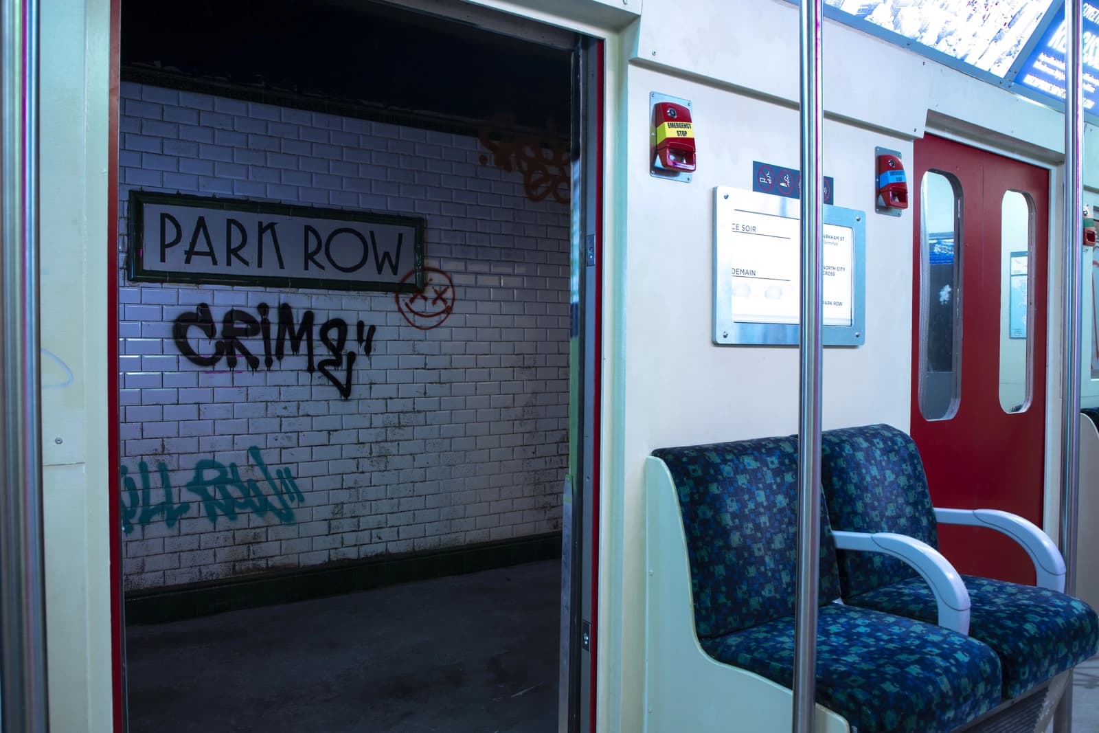 Space Dive into Gotham City – 3 000m2 Cinematic Sets Ready to Shoot - 4