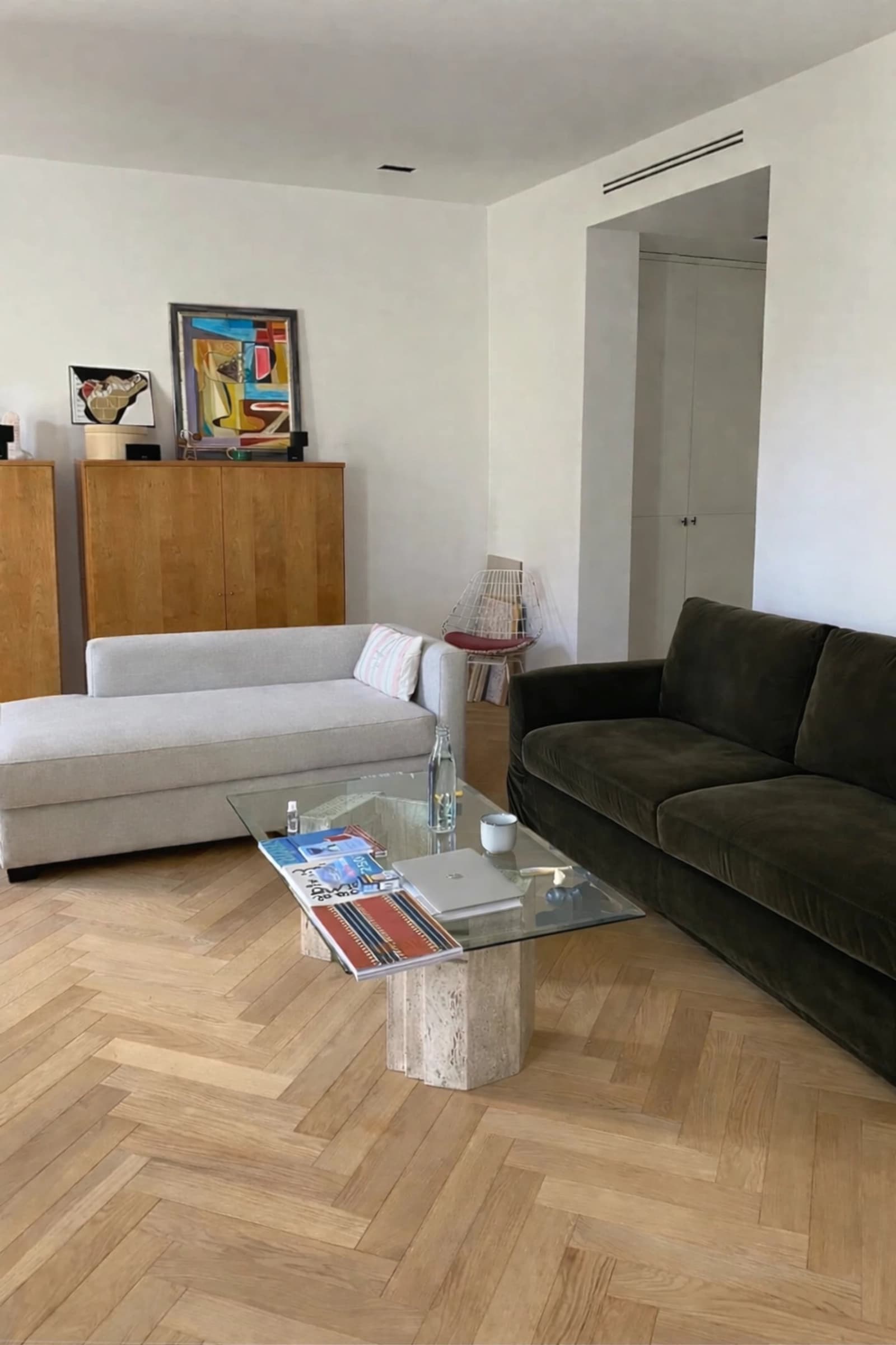 Space Bright apartment with exposed beams - 4