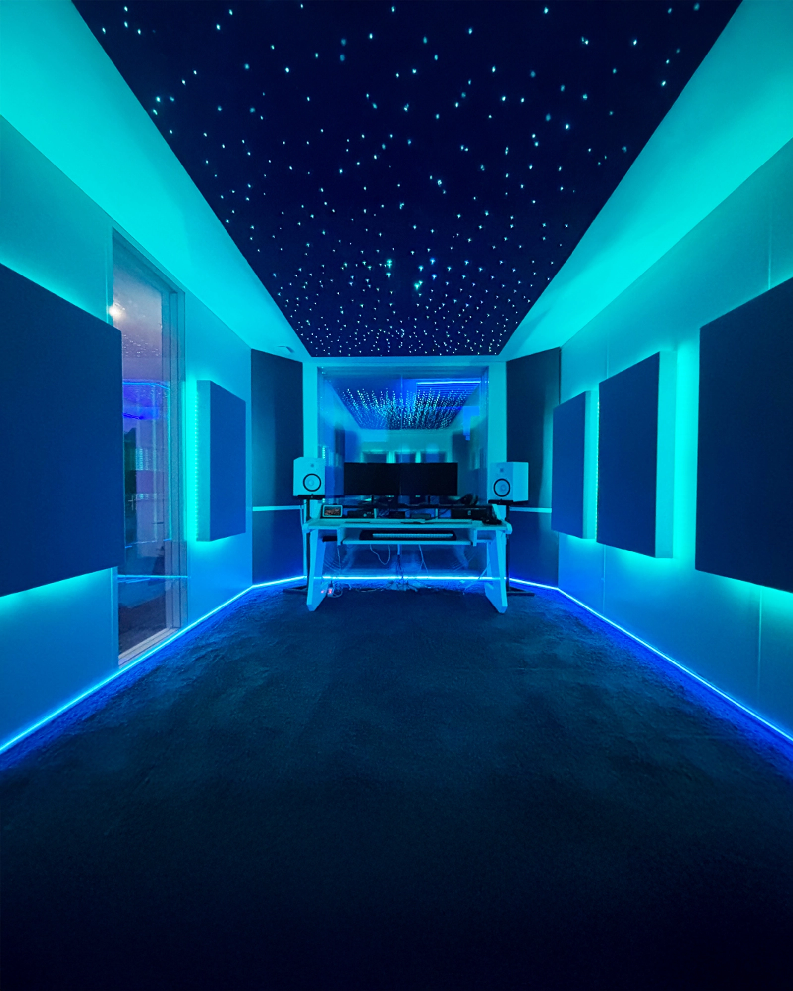 Space ## Professional recording studio - Recording, Mixing & Mastering - 50m2 dedicated to creation - 0