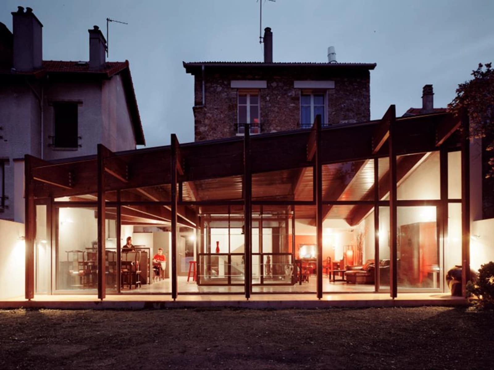 Loft d'architecte lumineux sur terrasse et jardin vivant