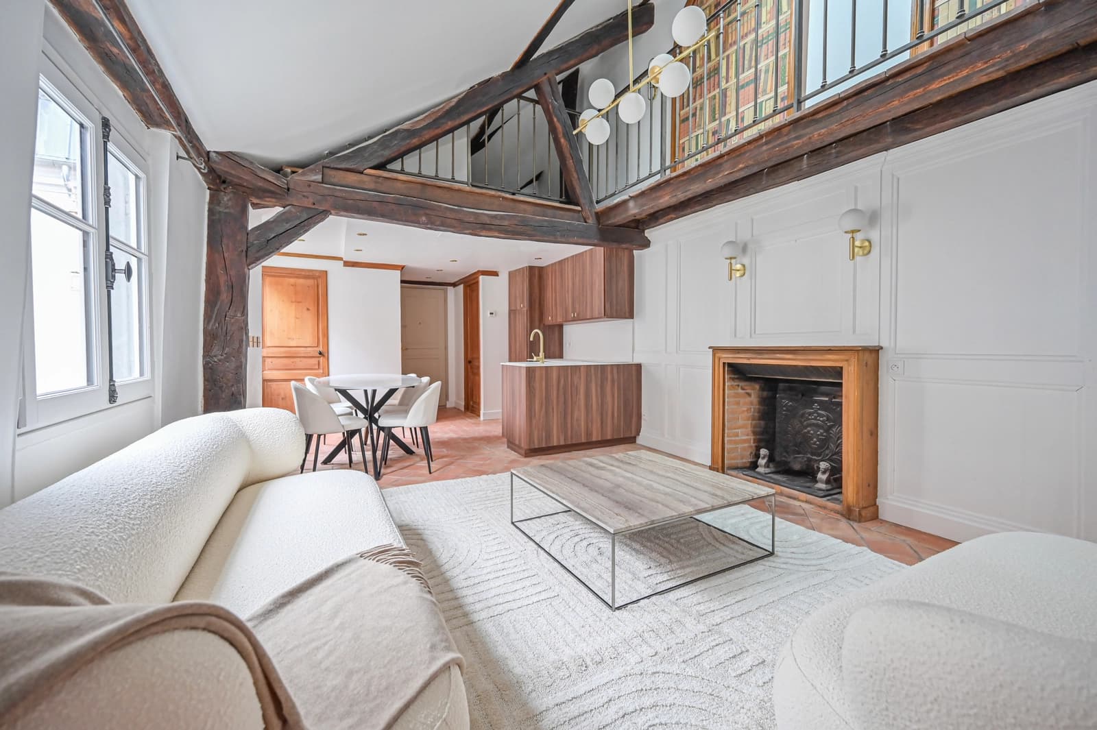 Espace Appartement lumineux 7e Paris - à moitié vide - 0